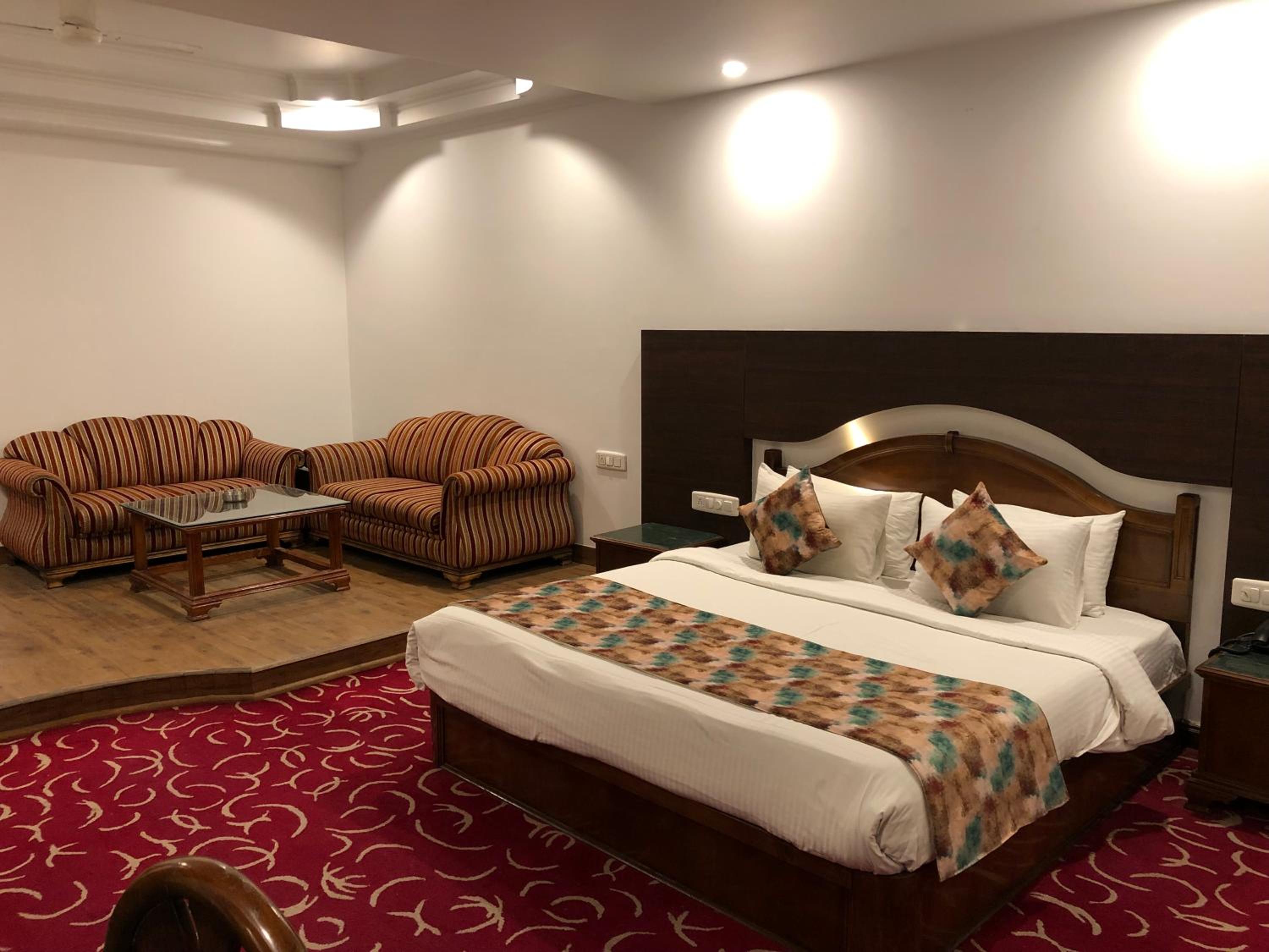 Deluxe Room - Photo 4