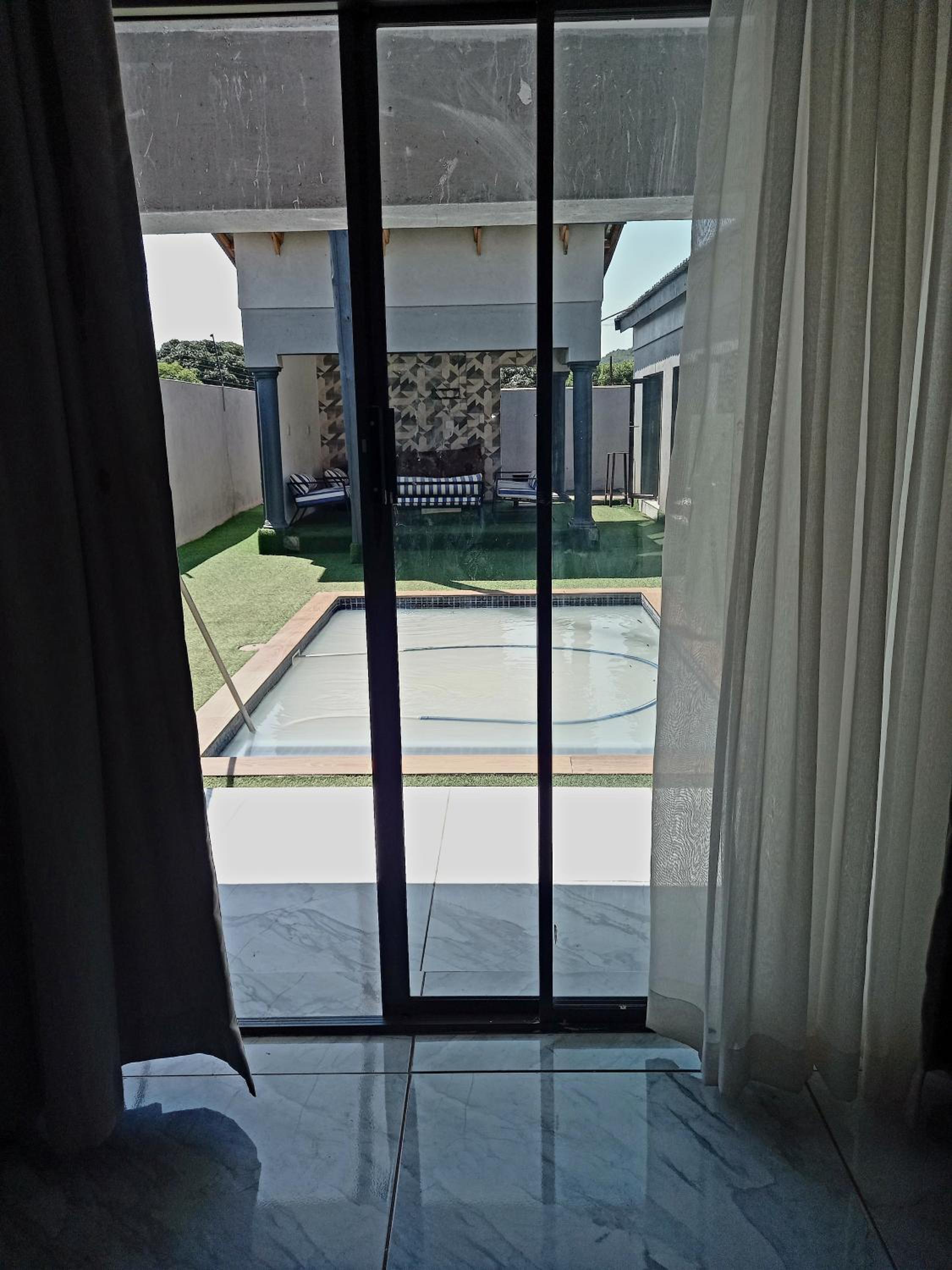 King Room with Pool View photo 2