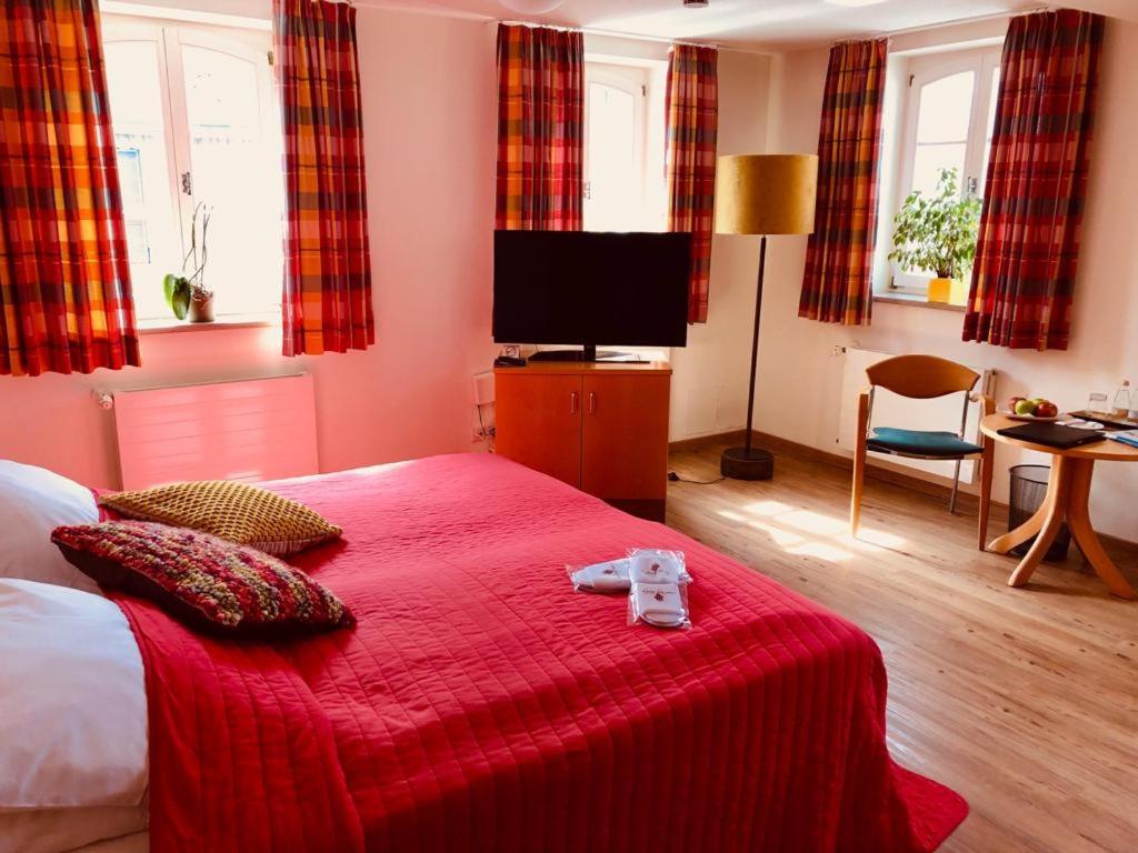 Large Double Room - Guest house