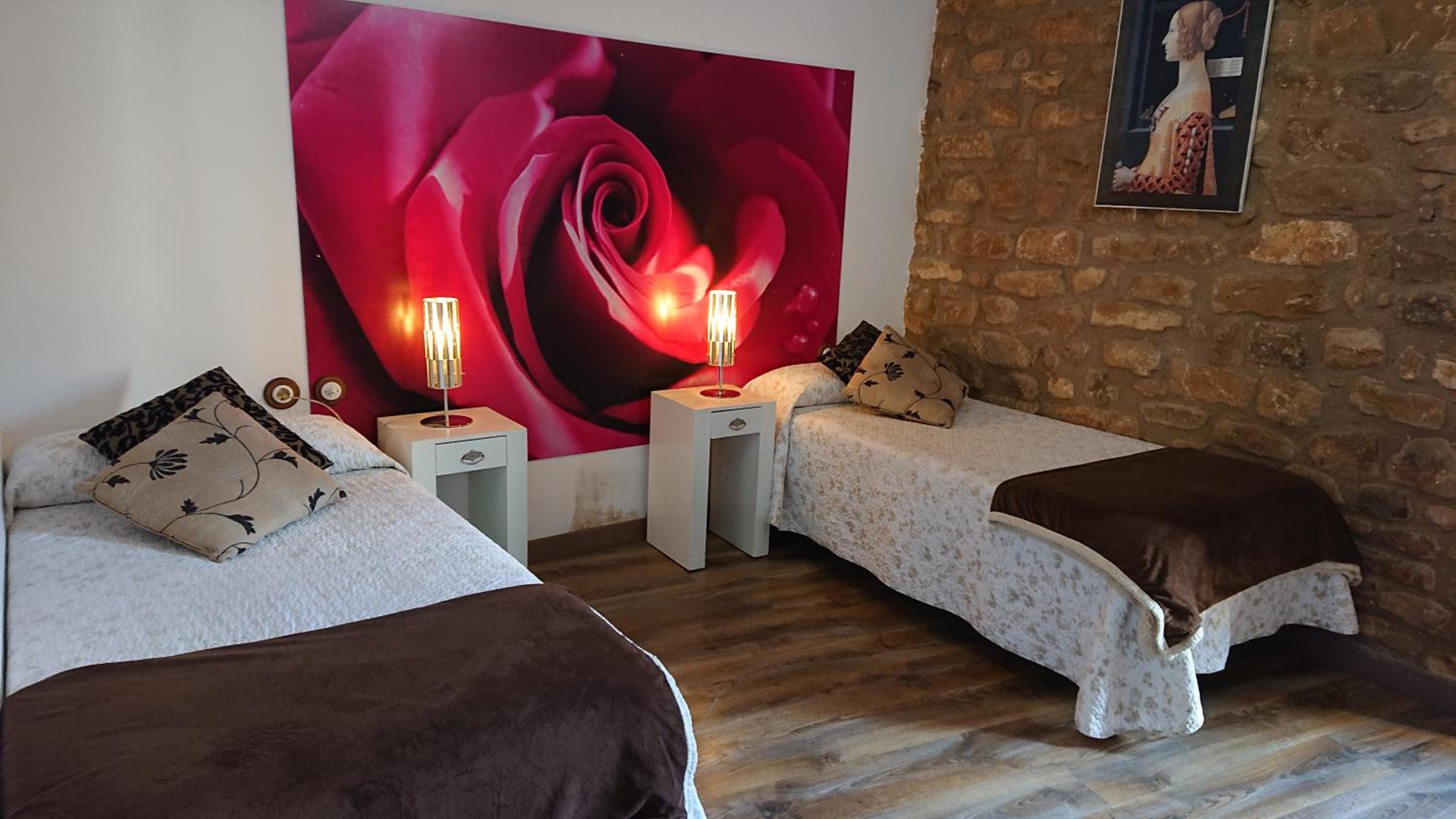 Double Room with Balcony - Photo 2