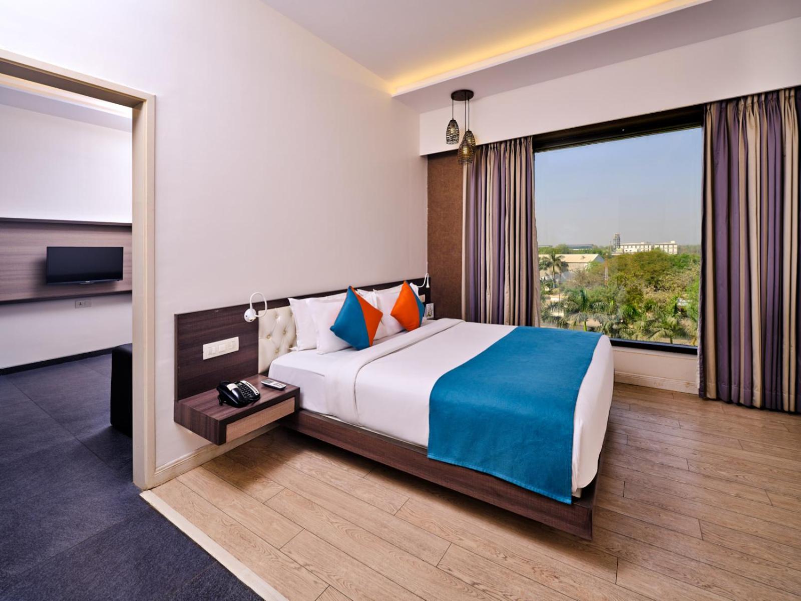 Superior King Room photo 2