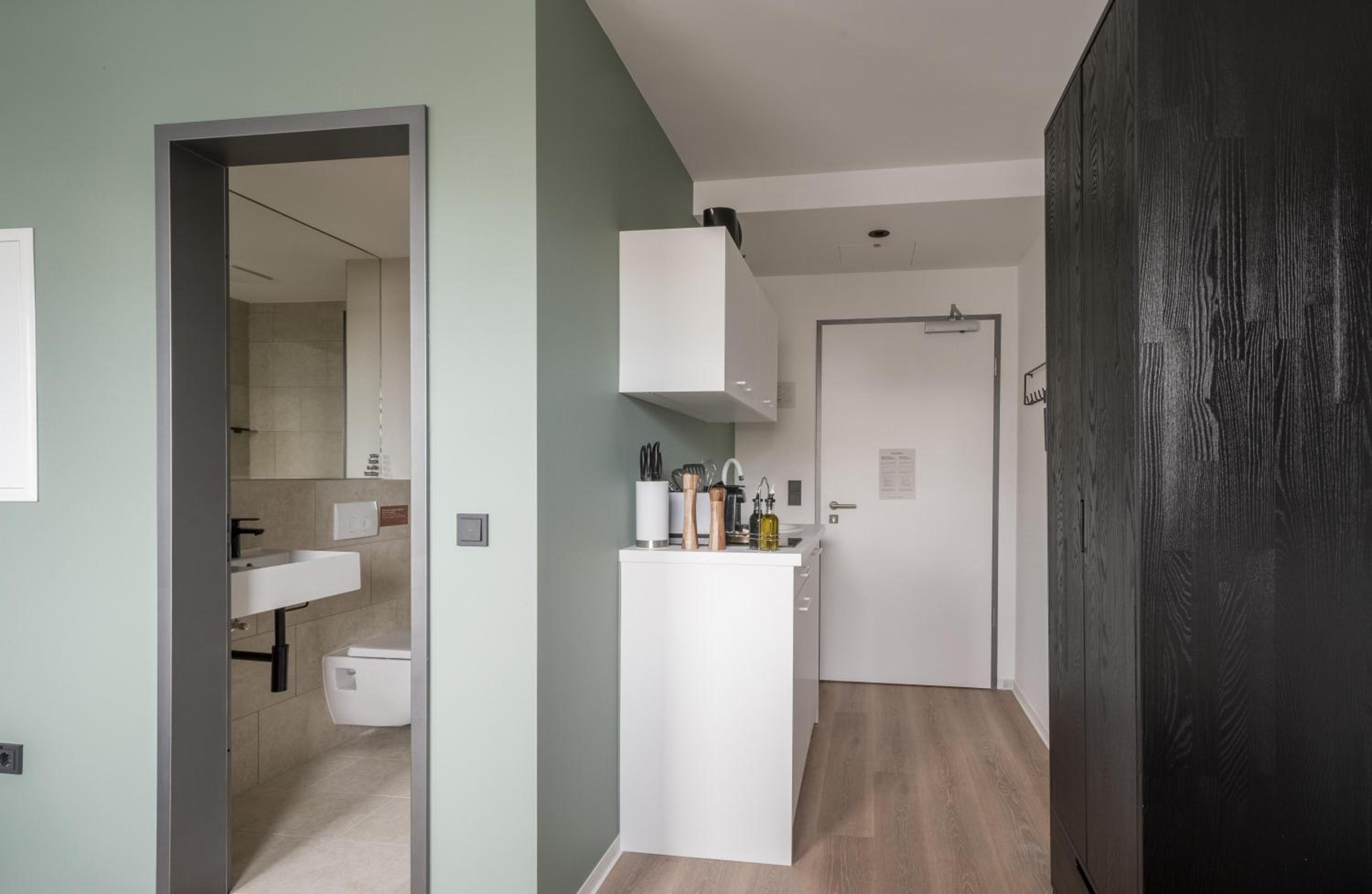 Economy Suite - Photo 10