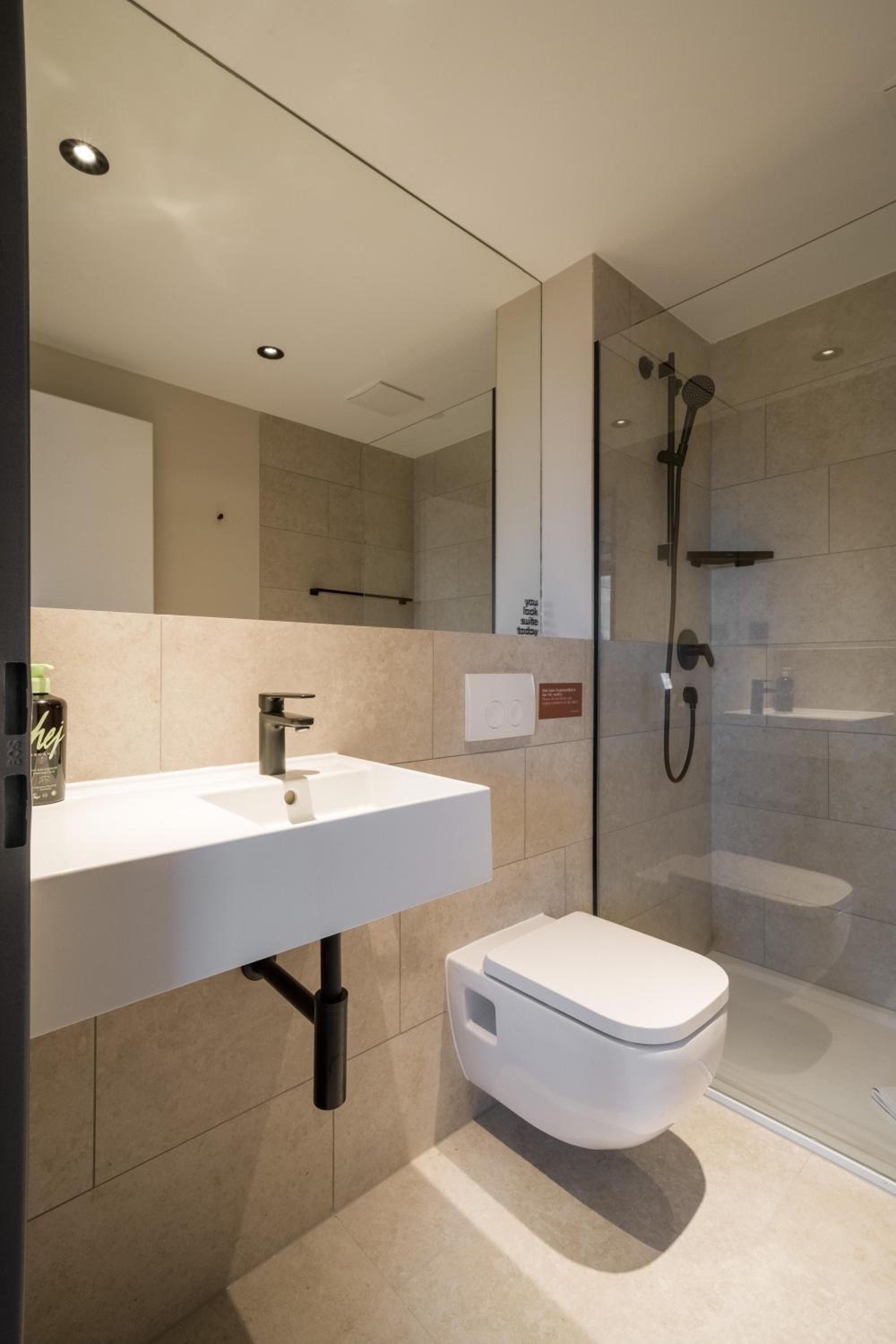 Economy Suite - Photo 5