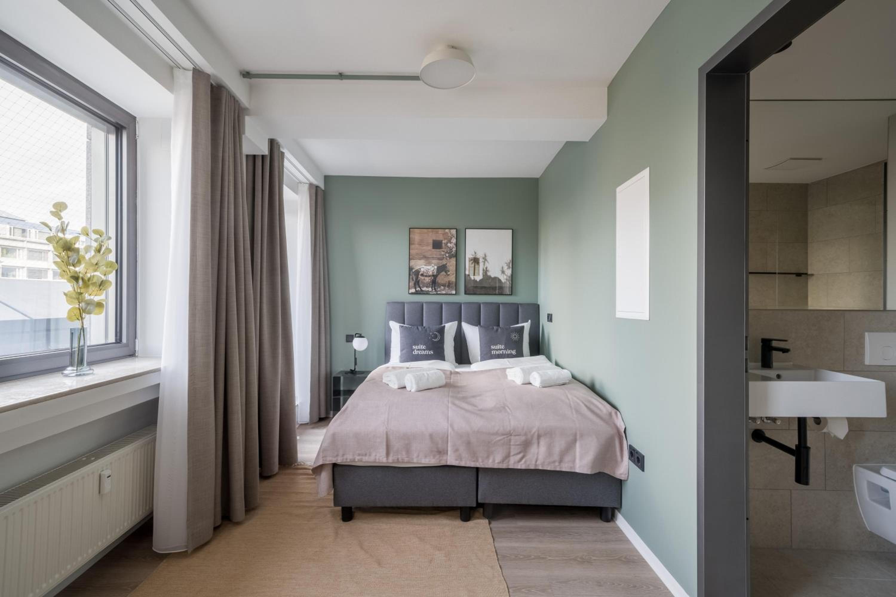 Economy Suite - Photo 12