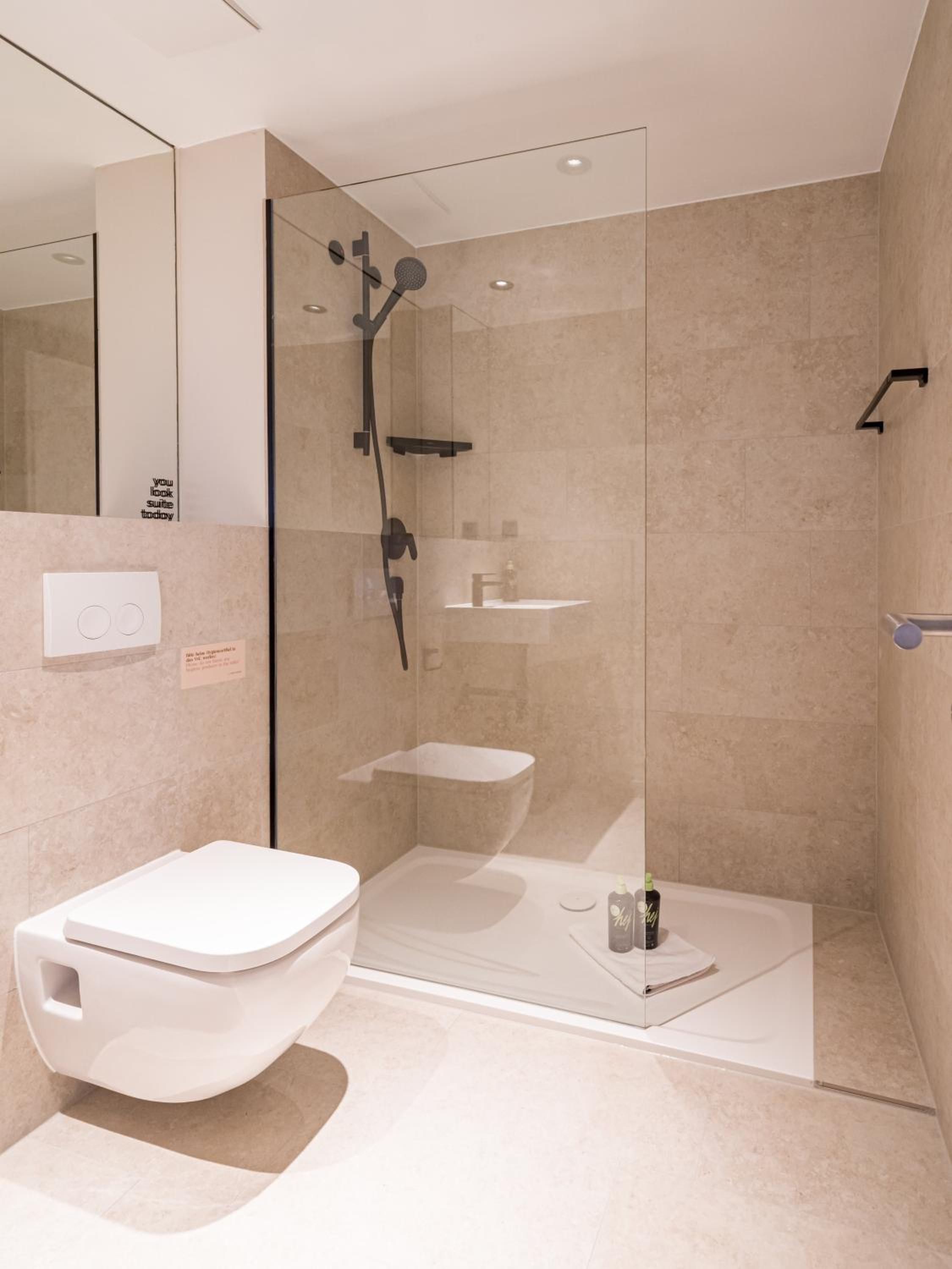 Suite with river view - Photo 9
