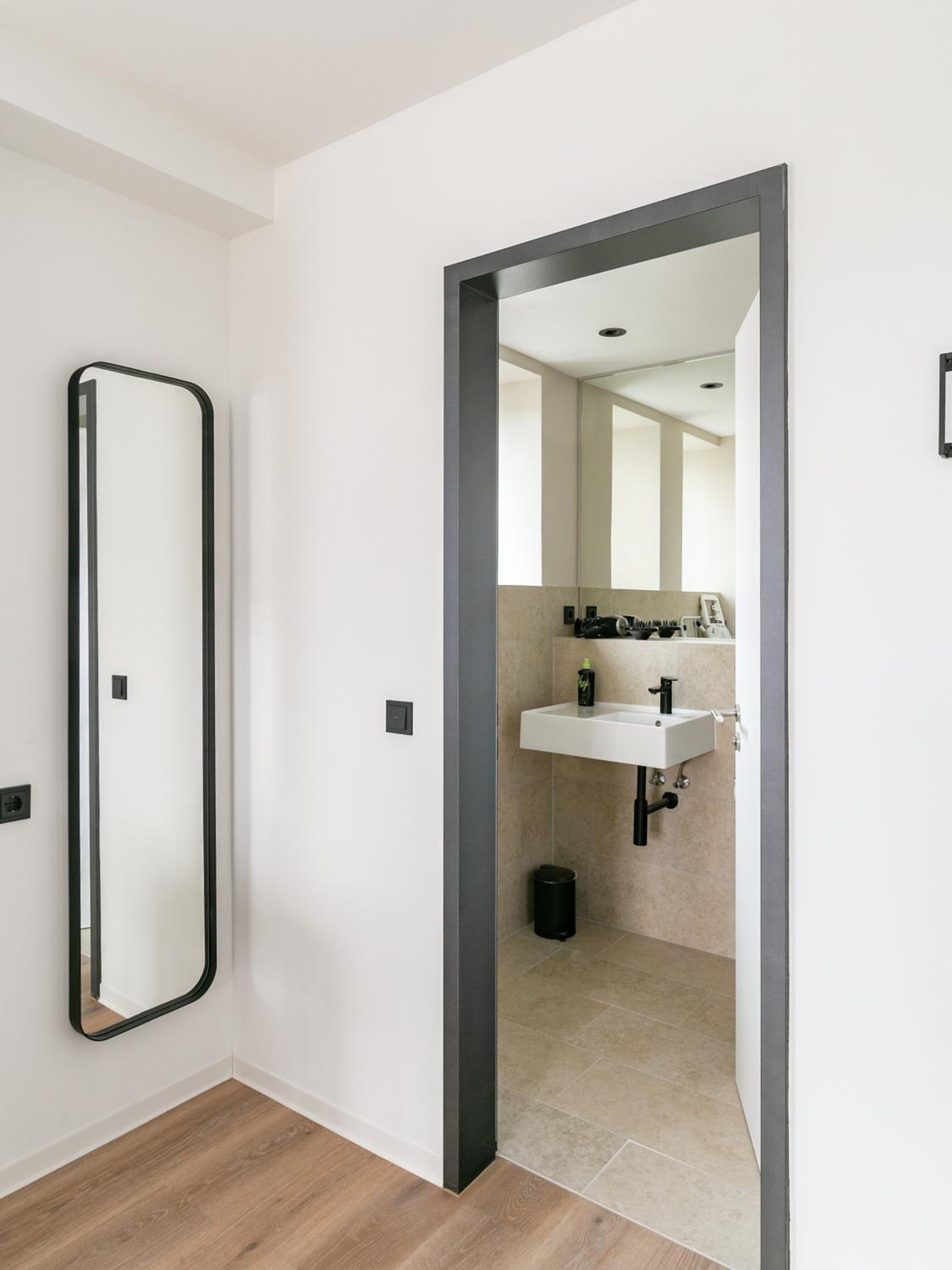 Suite with river view - Photo 14