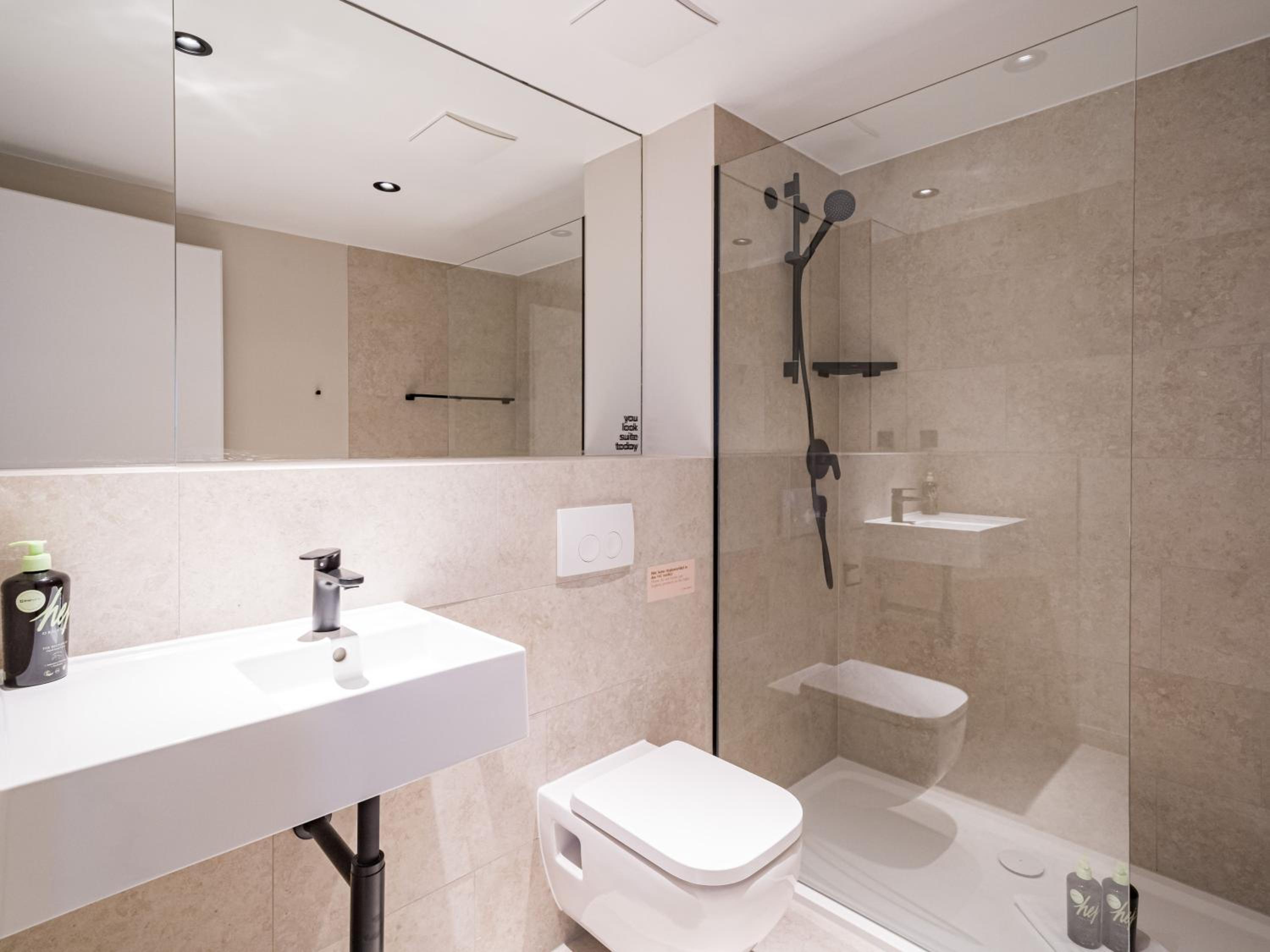 Suite with river view - Photo 12