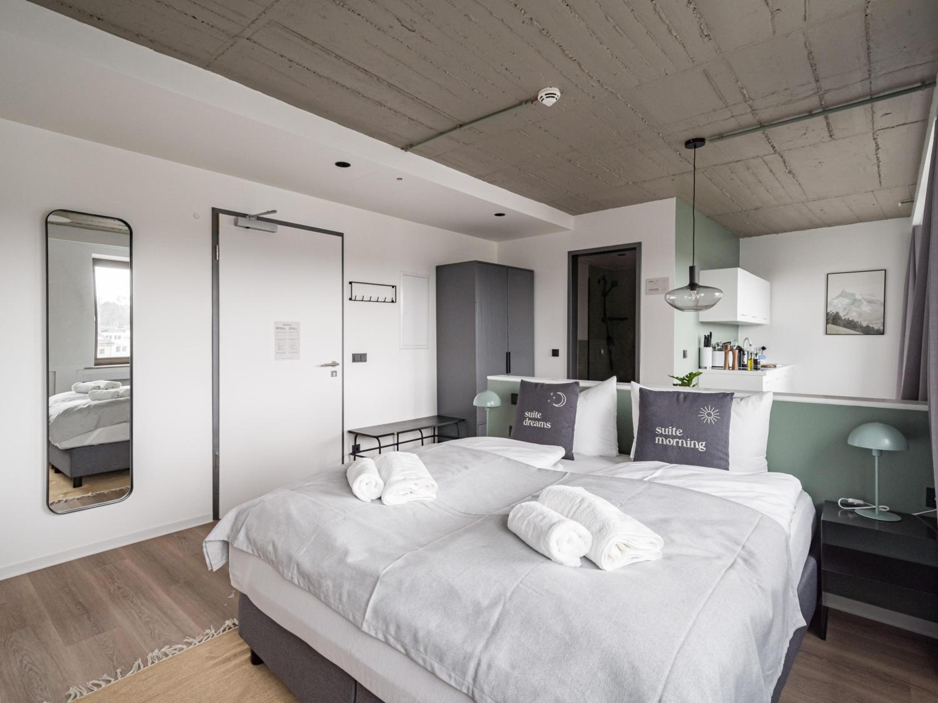 Suite with river view - Photo 13