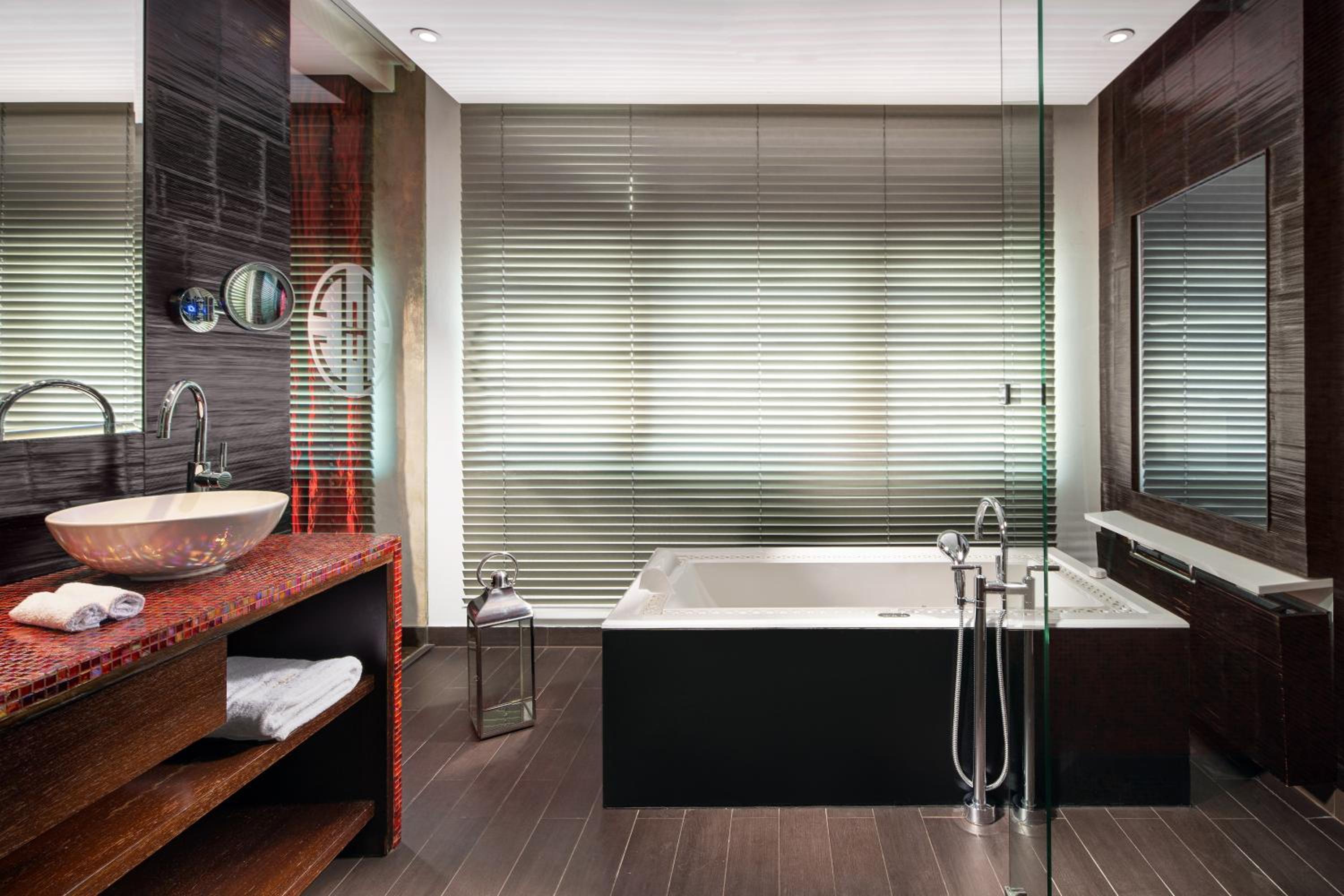 Suite (2 Adults)