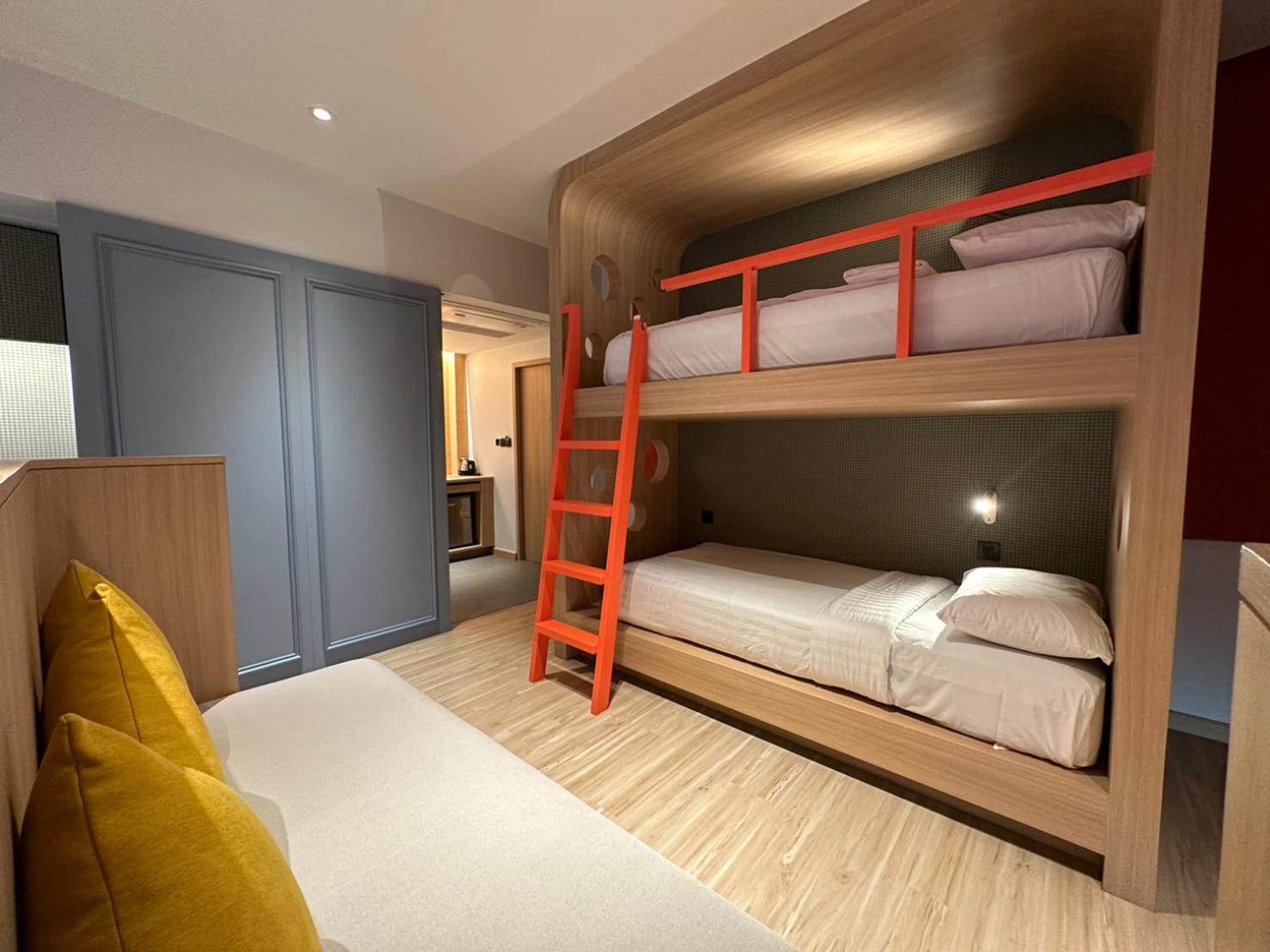 Family Suite - Photo 8