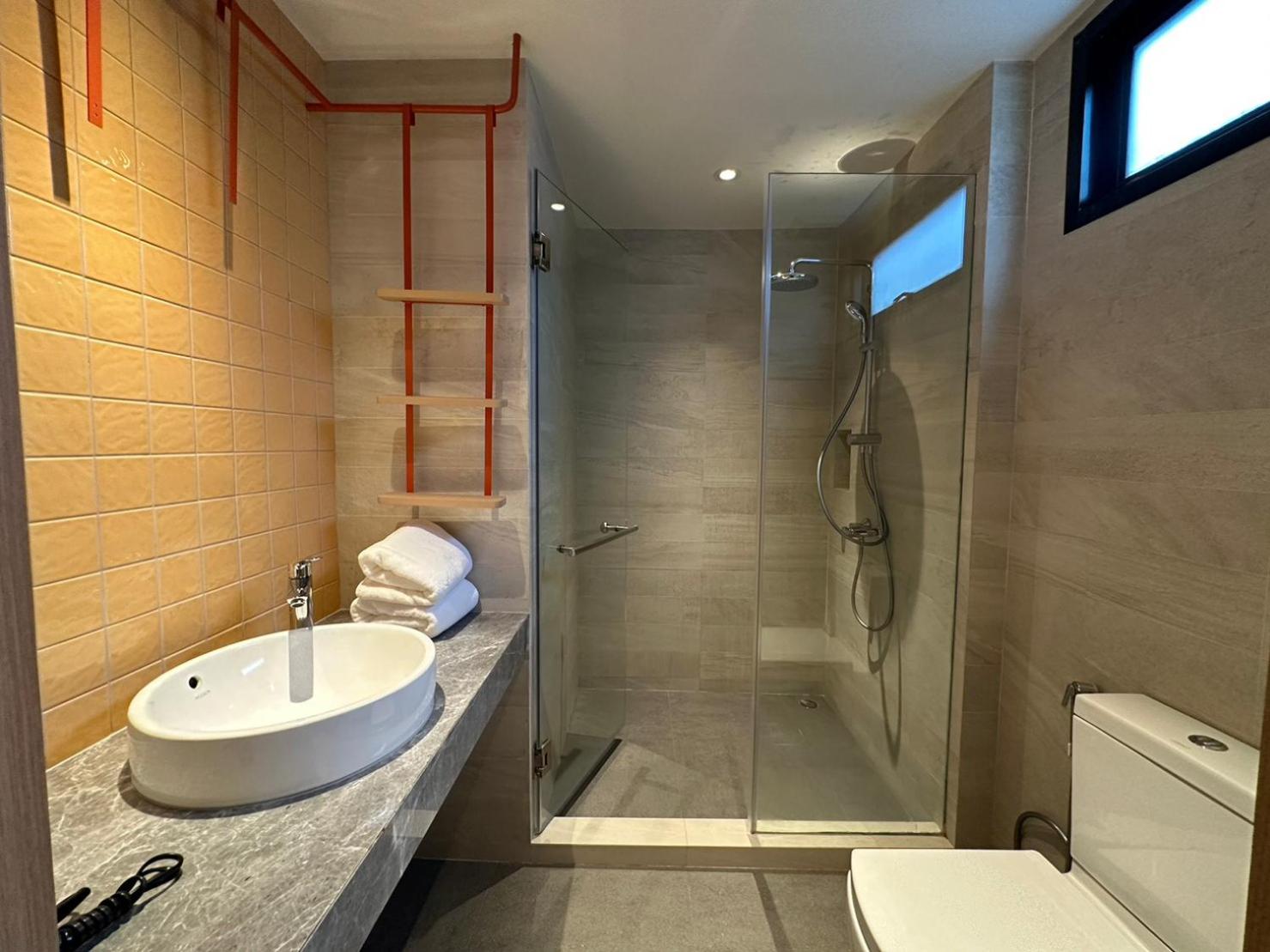 Family Suite - Photo 10