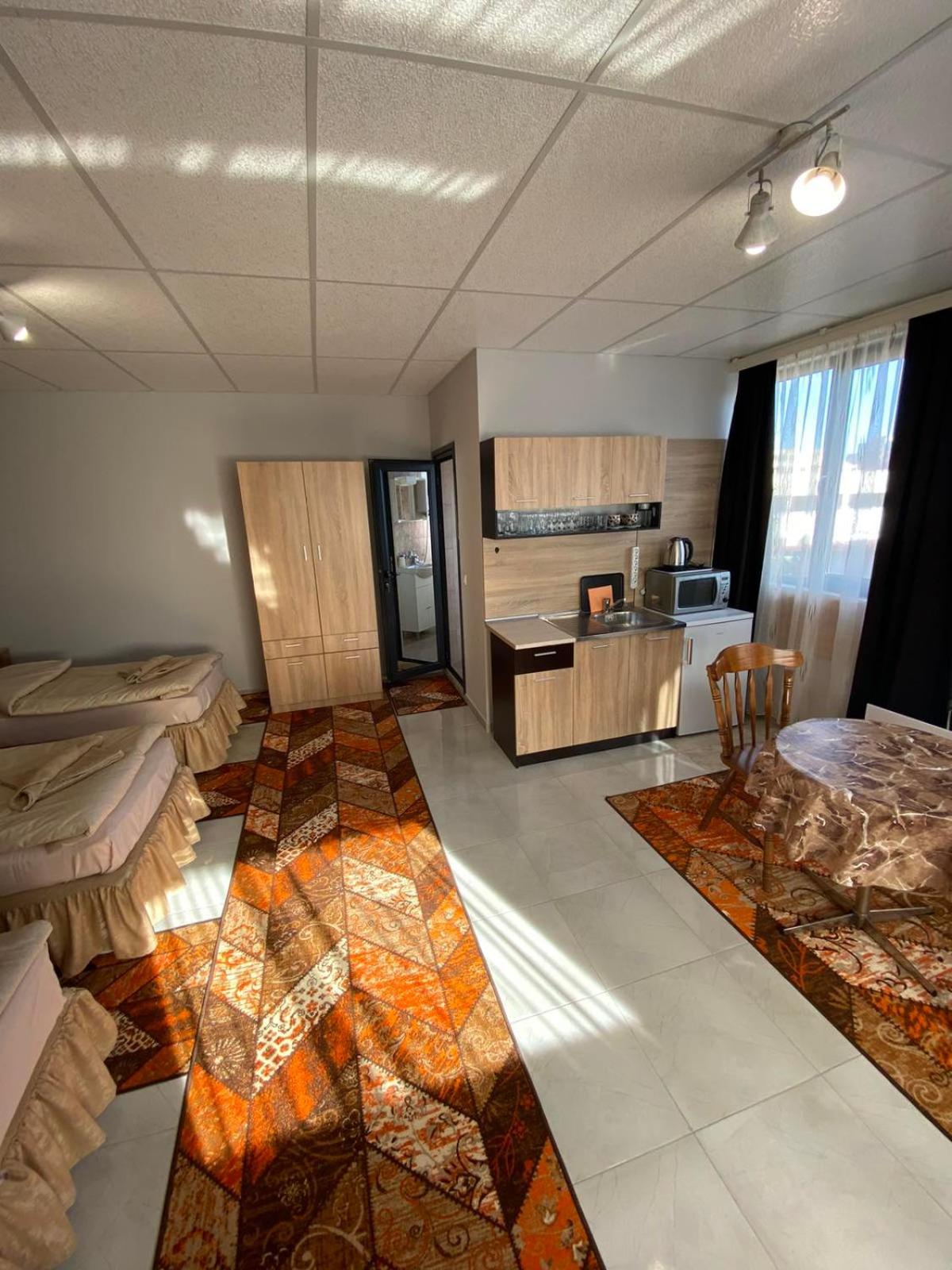 Apartment with Balcony - Photo 2