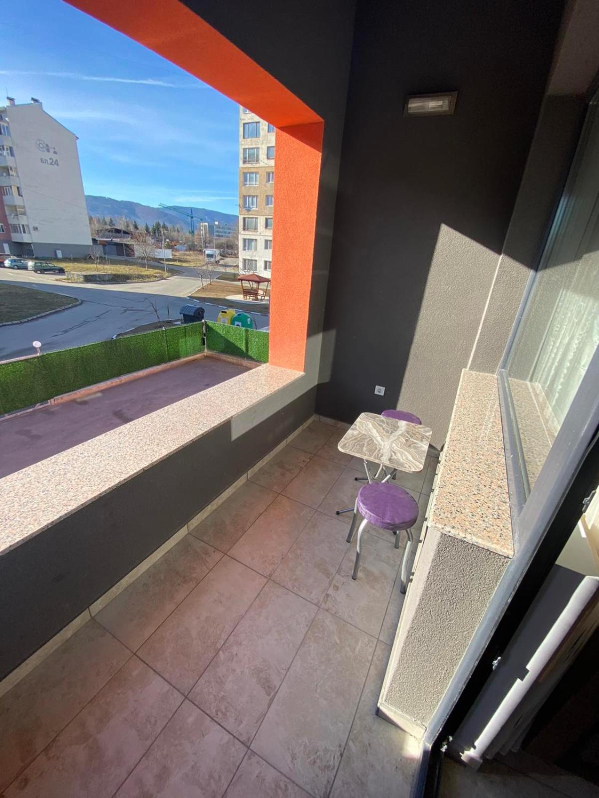 Apartment with Balcony - Photo 8