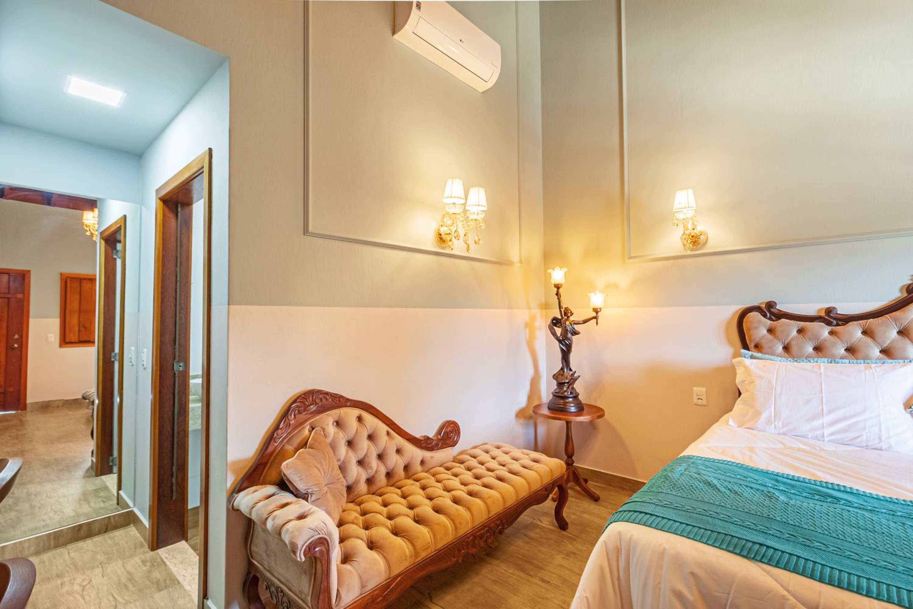 Queen Room photo 3