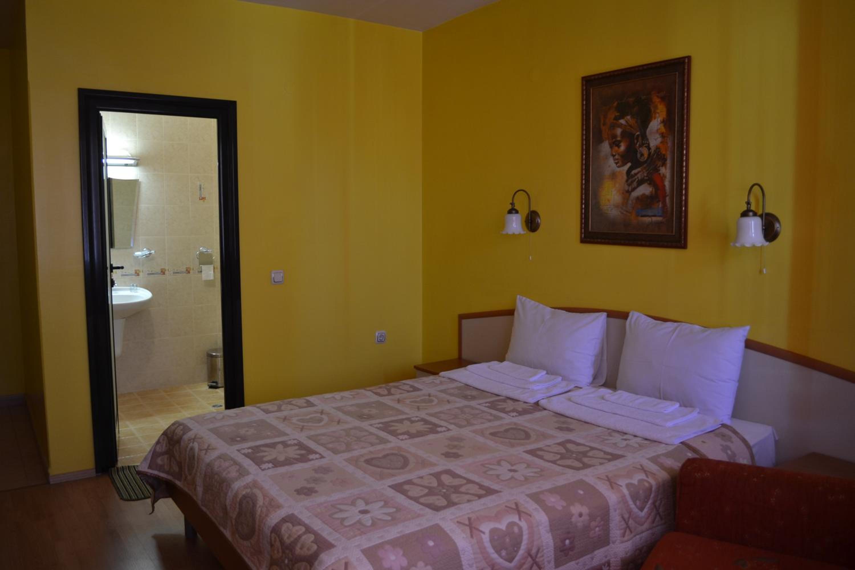 Queen Room - Photo 4