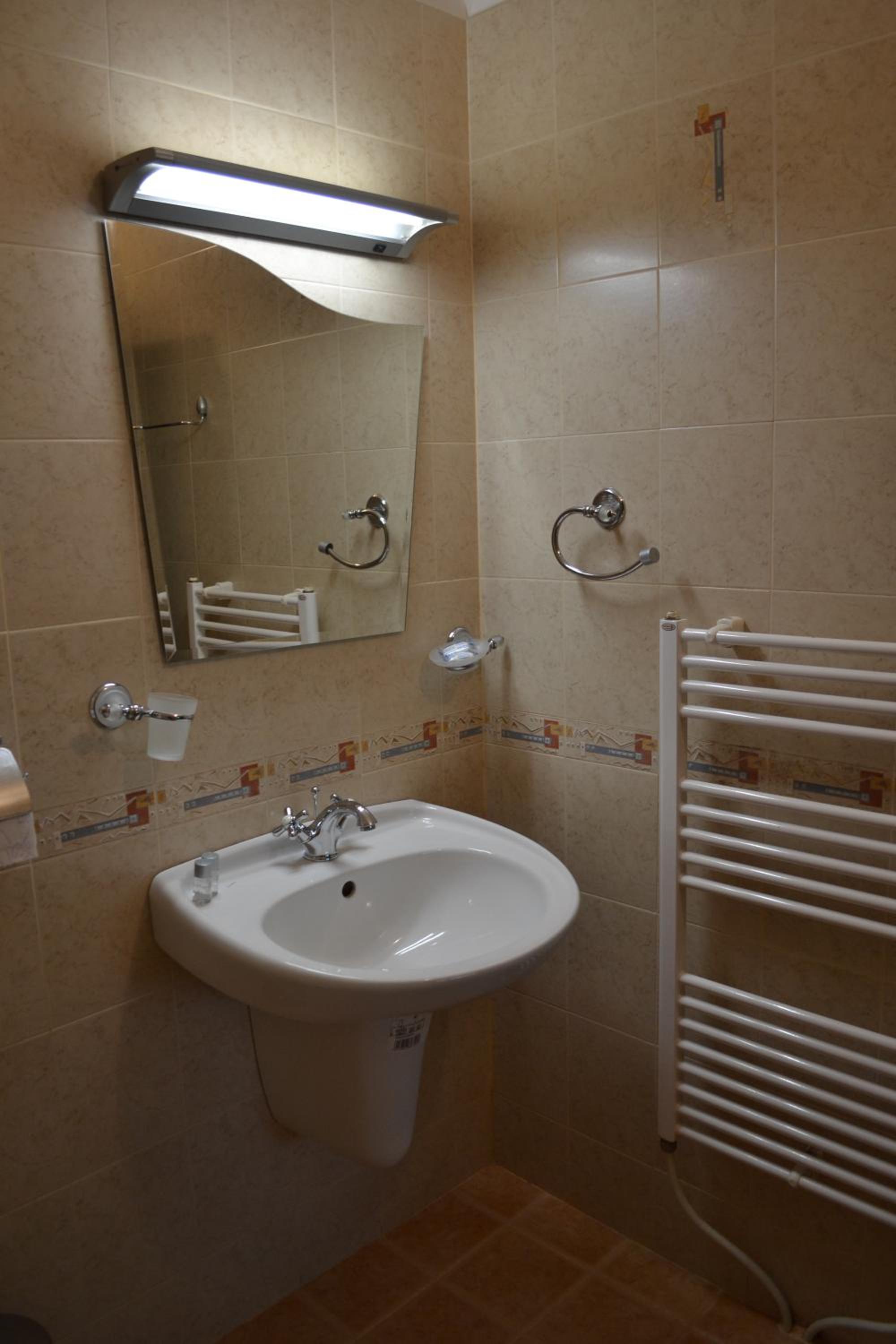 Queen Room - Photo 2