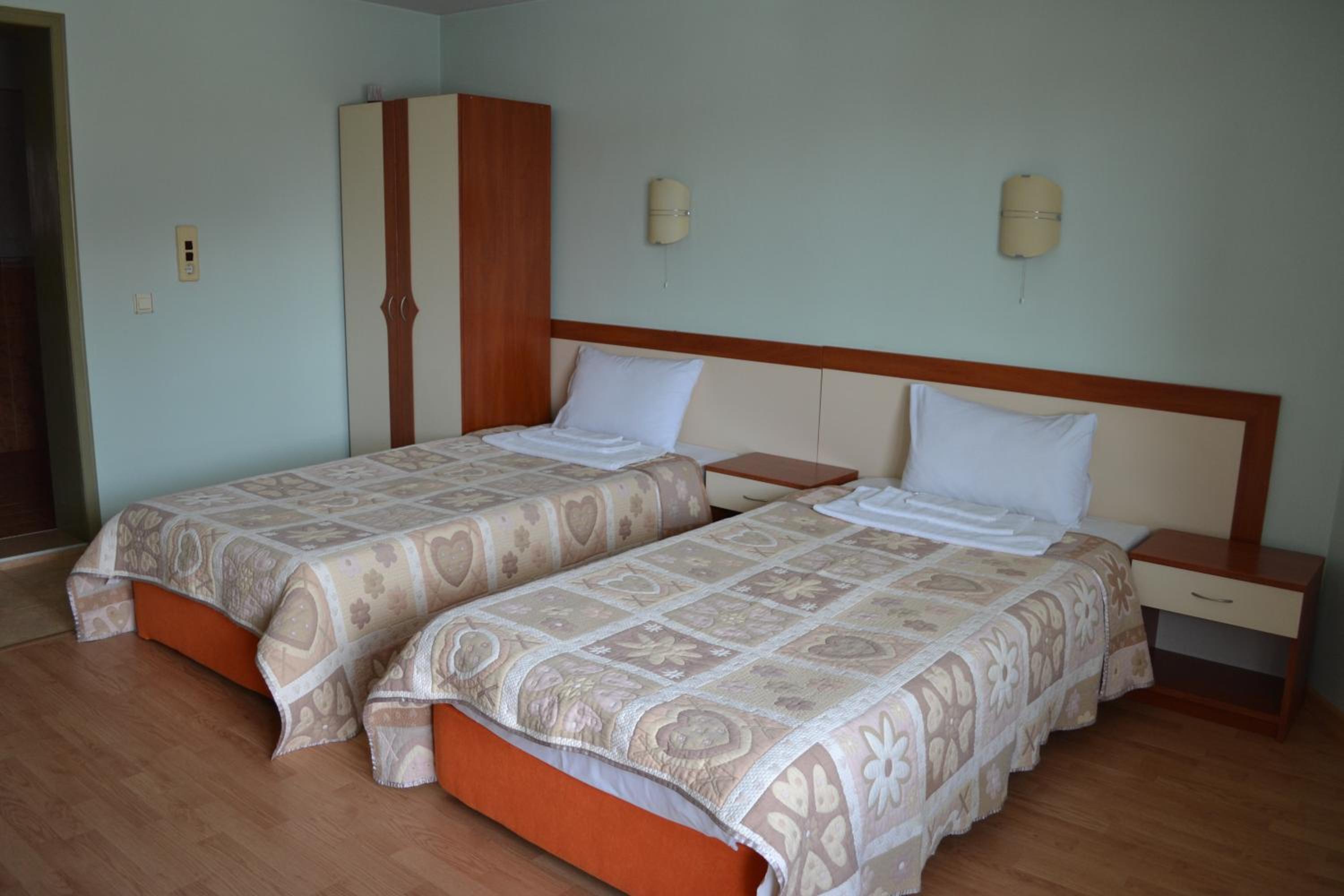 Double Room - Photo 2