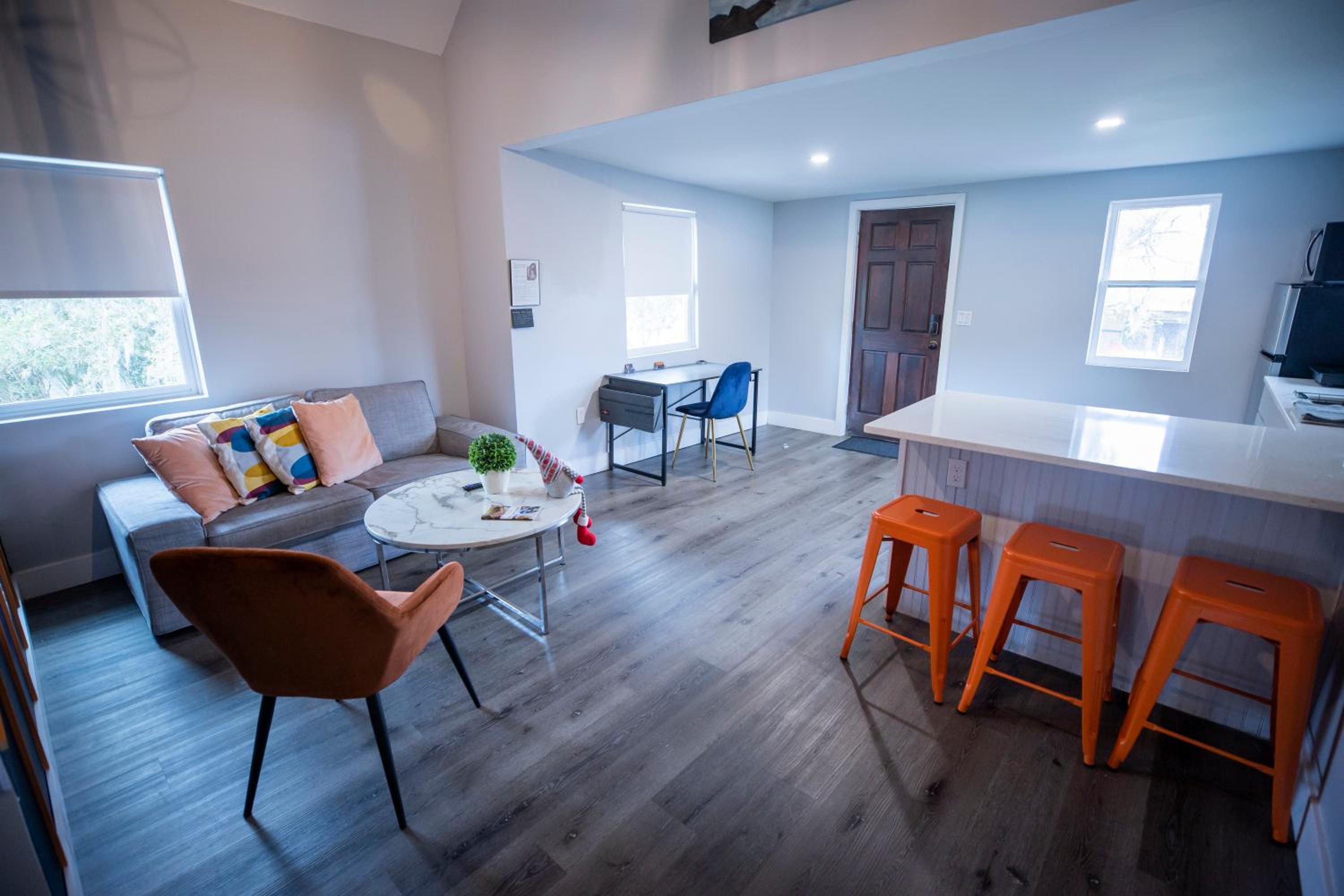 Two-Bedroom Apartment - Photo 11