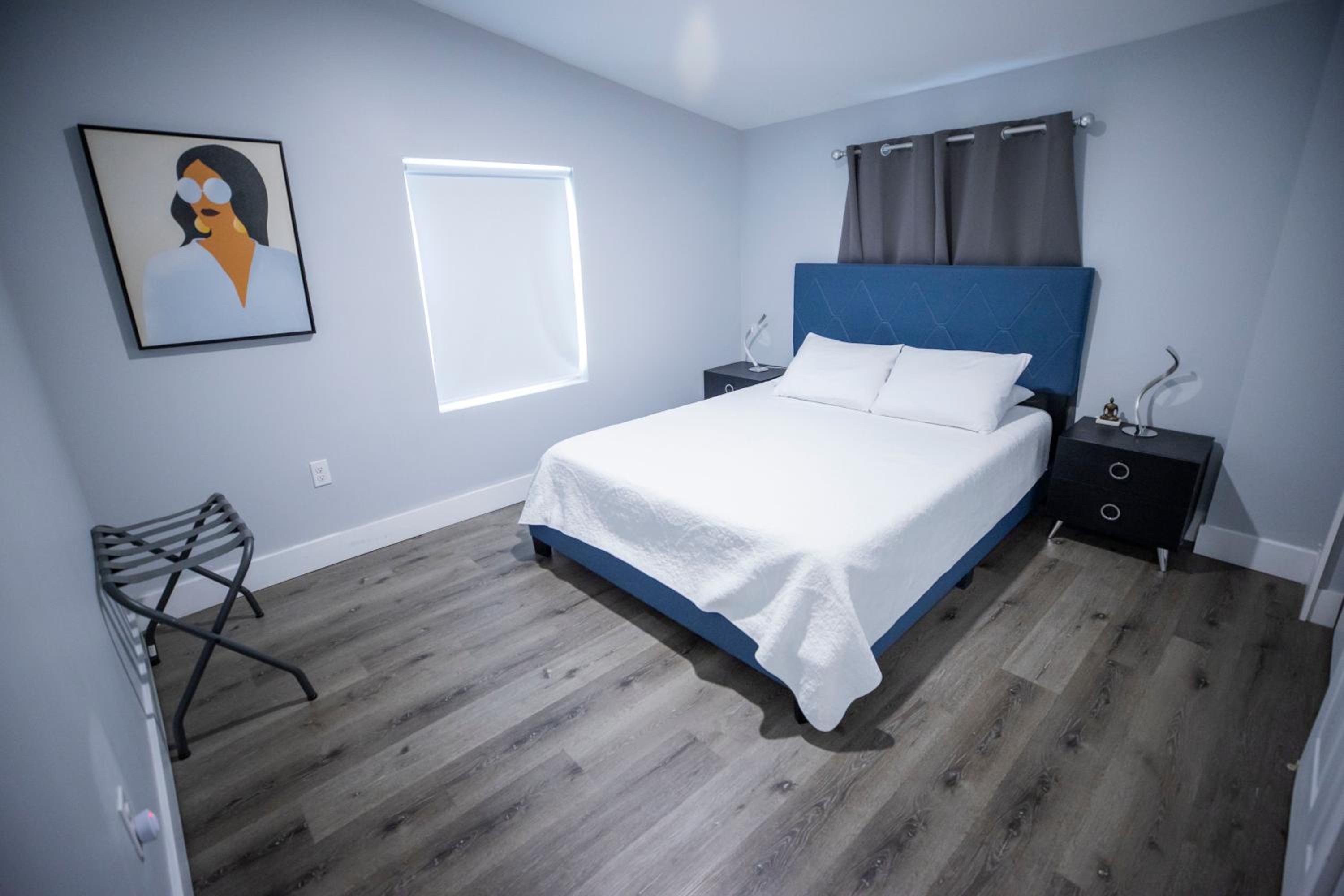 Two-Bedroom Apartment - Photo 7