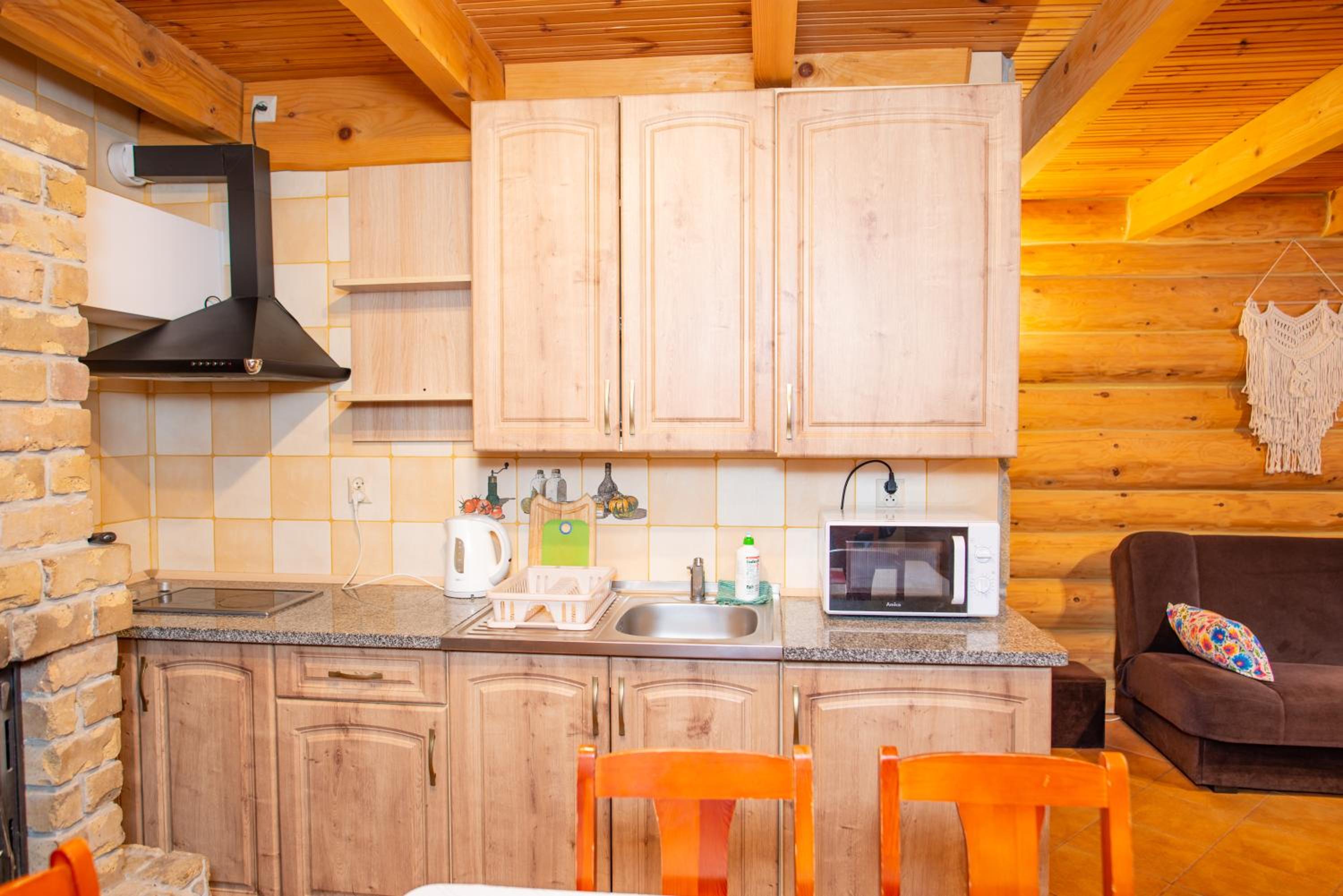 Two-Bedroom House - Photo 18