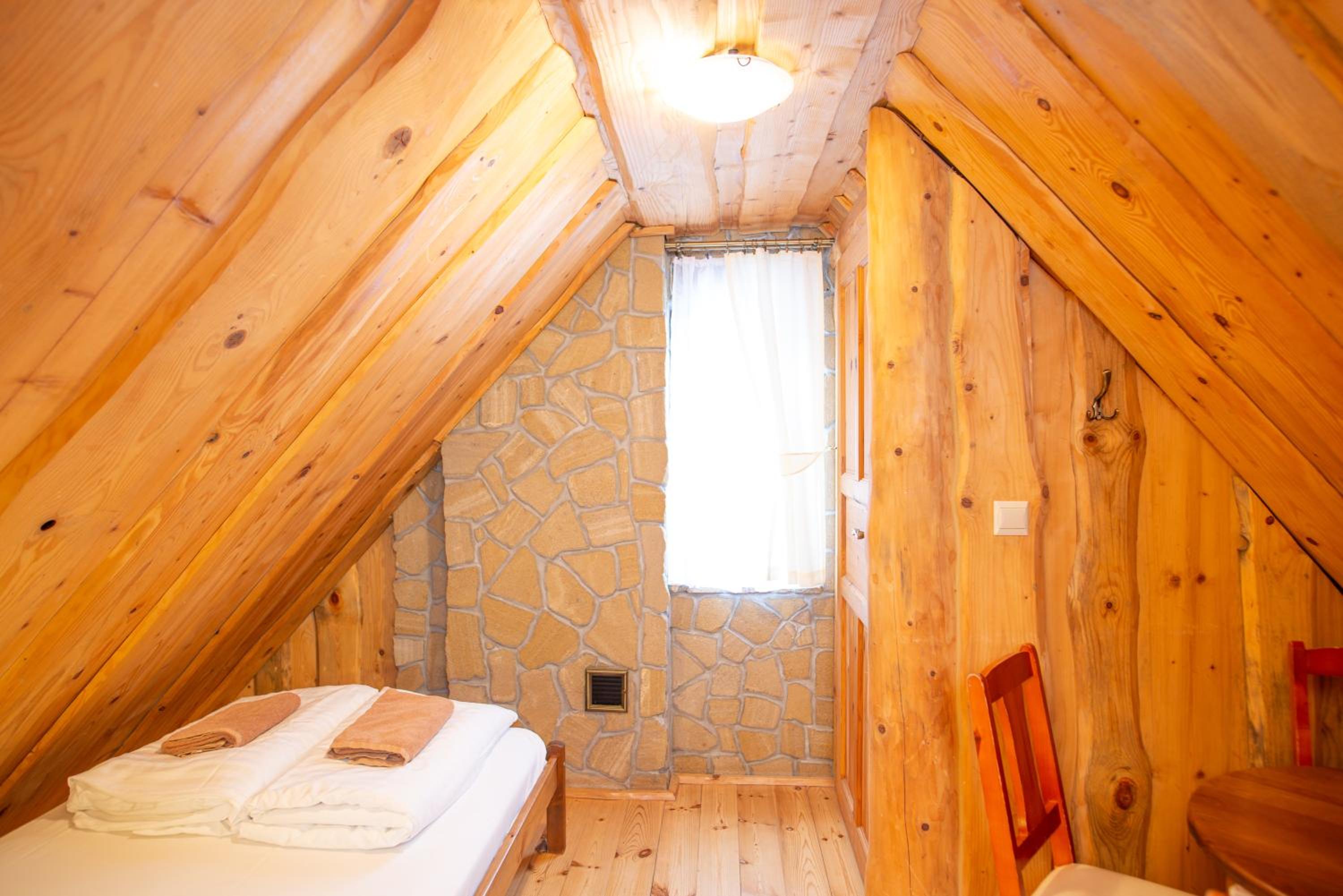 Two-Bedroom House - Photo 9