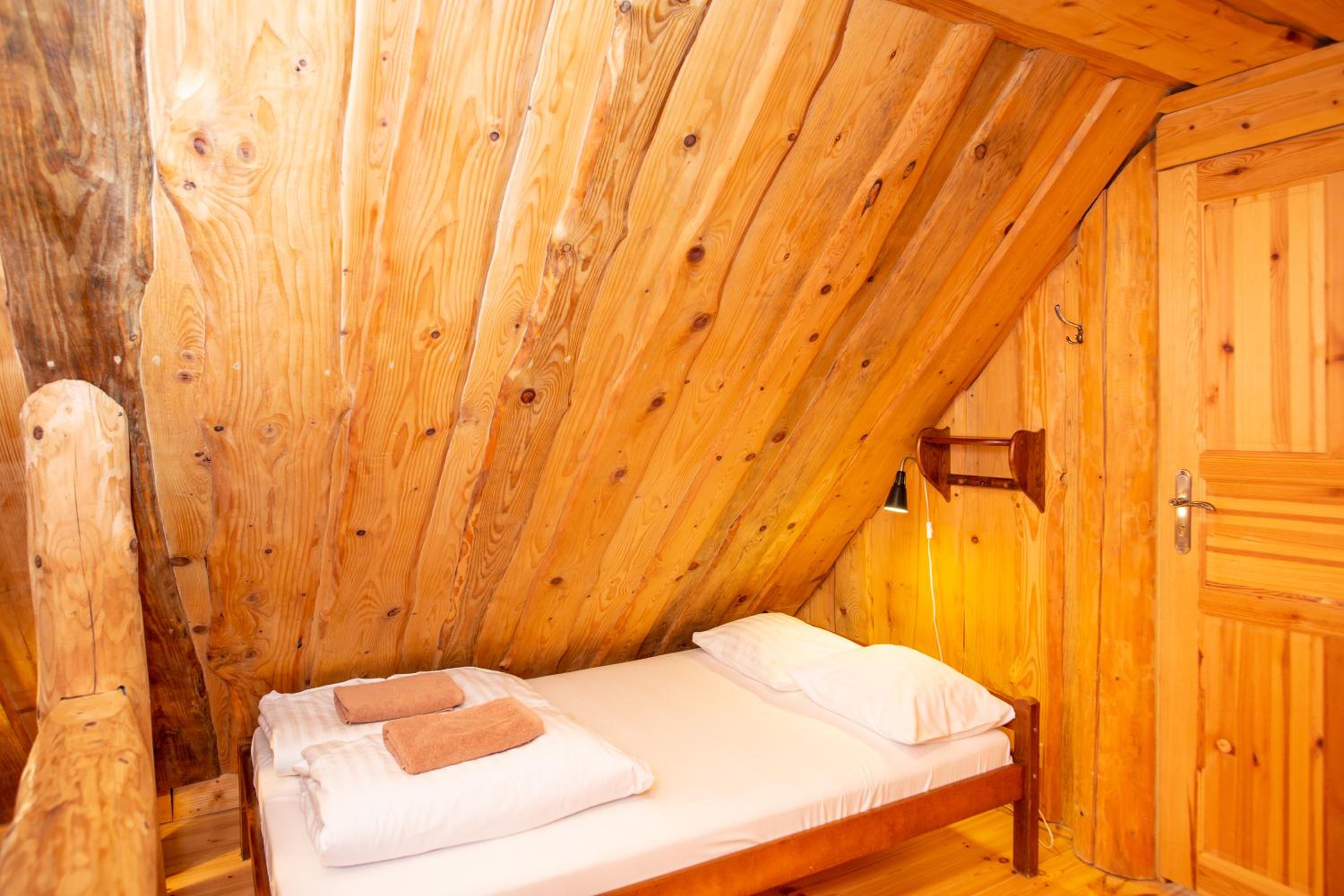 Two-Bedroom House - Photo 2
