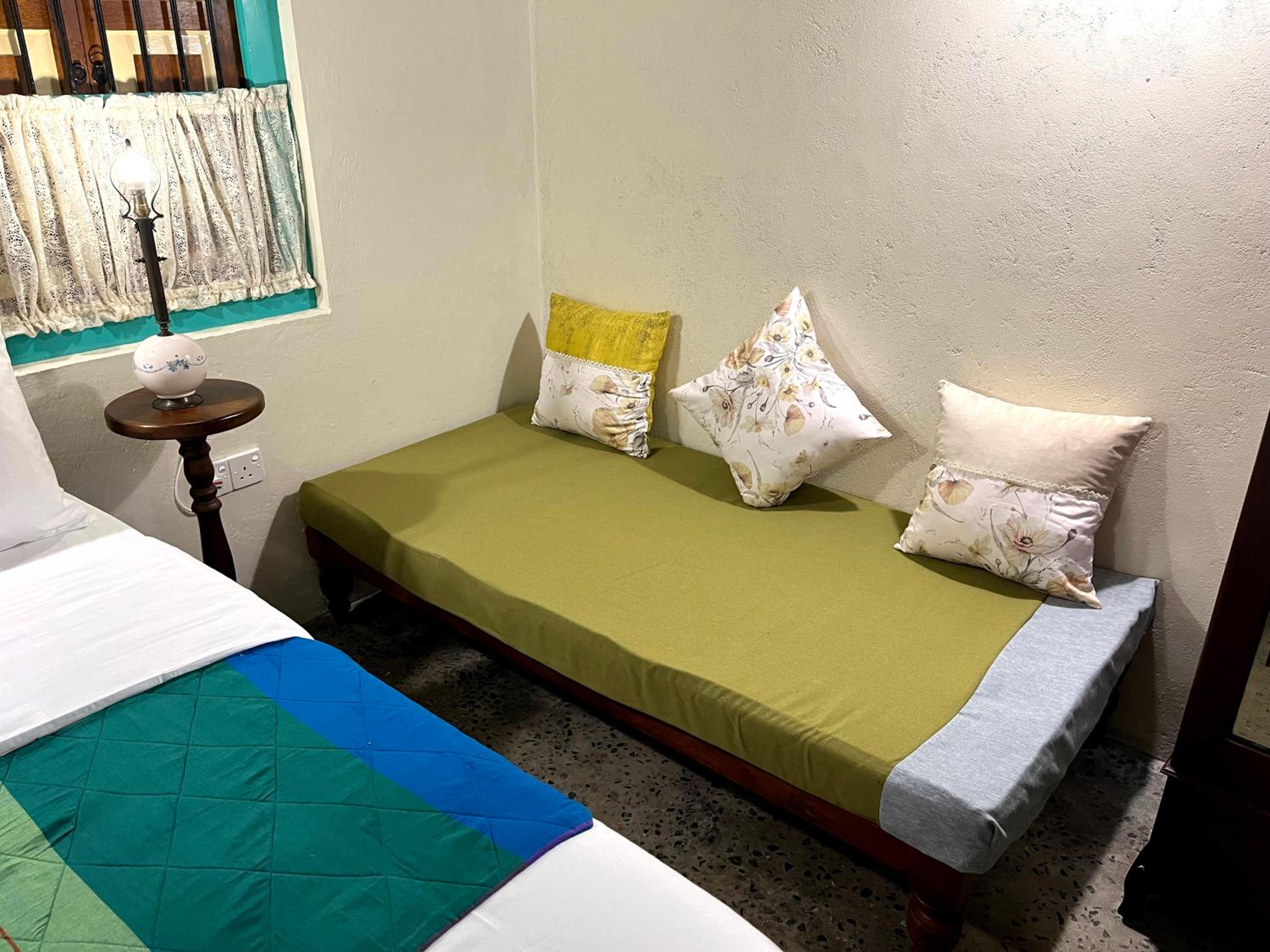 Triple Room with Private Bathroom - Photo 74