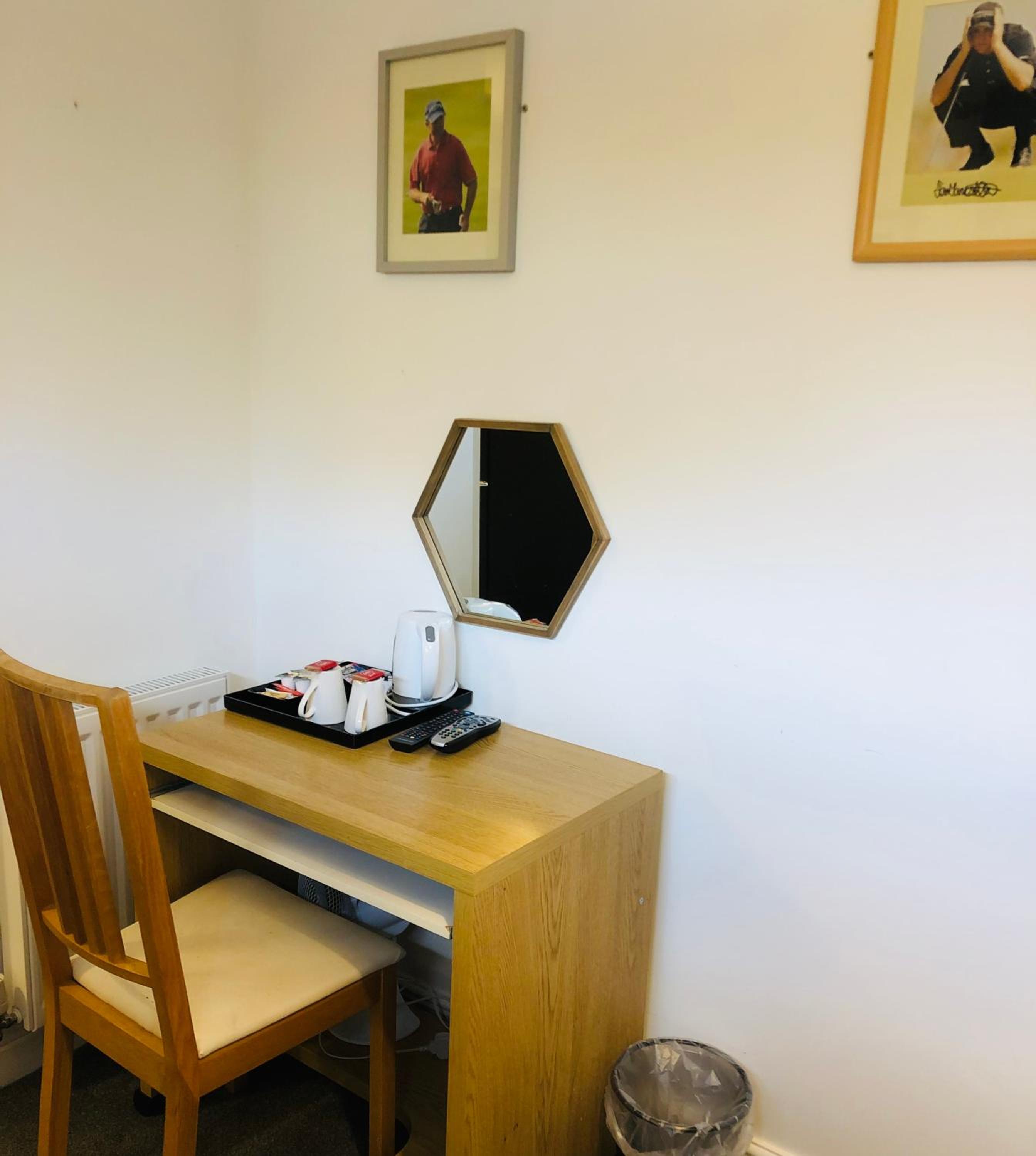 Budget Single Room photo 3