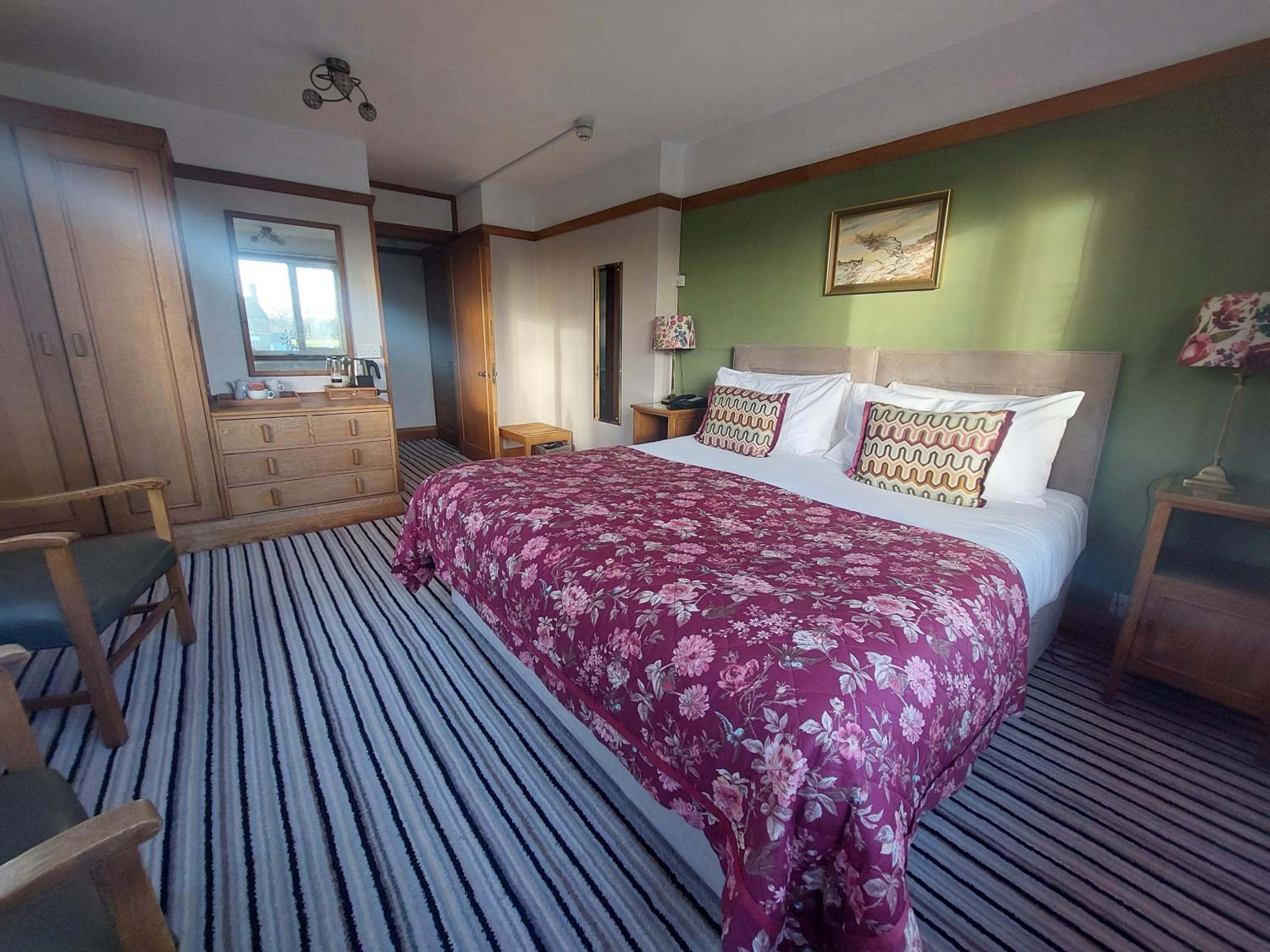 Standard Double Room - Photo 18