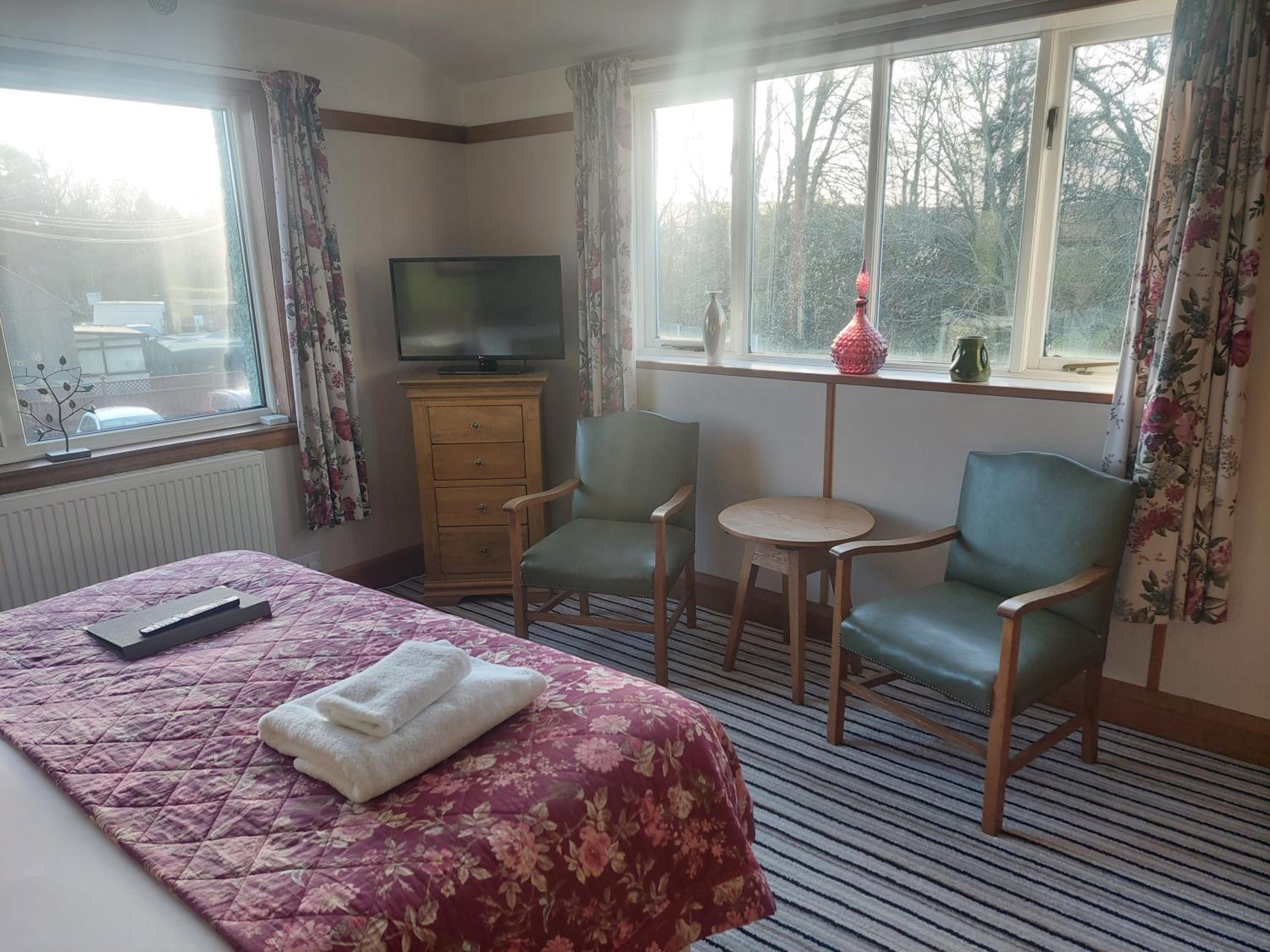 Standard Double Room - Photo 19