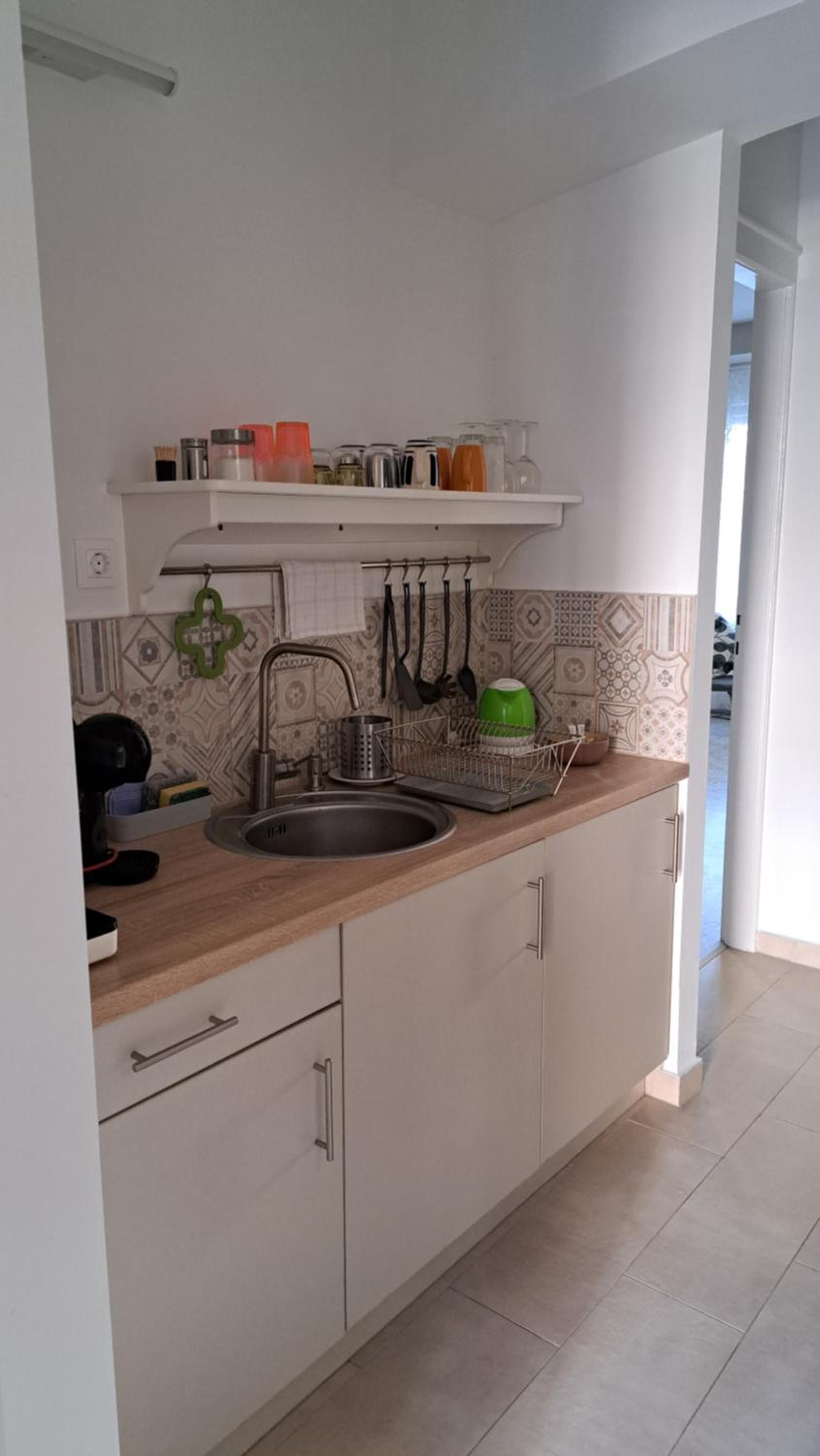One-Bedroom Apartment - Photo 2