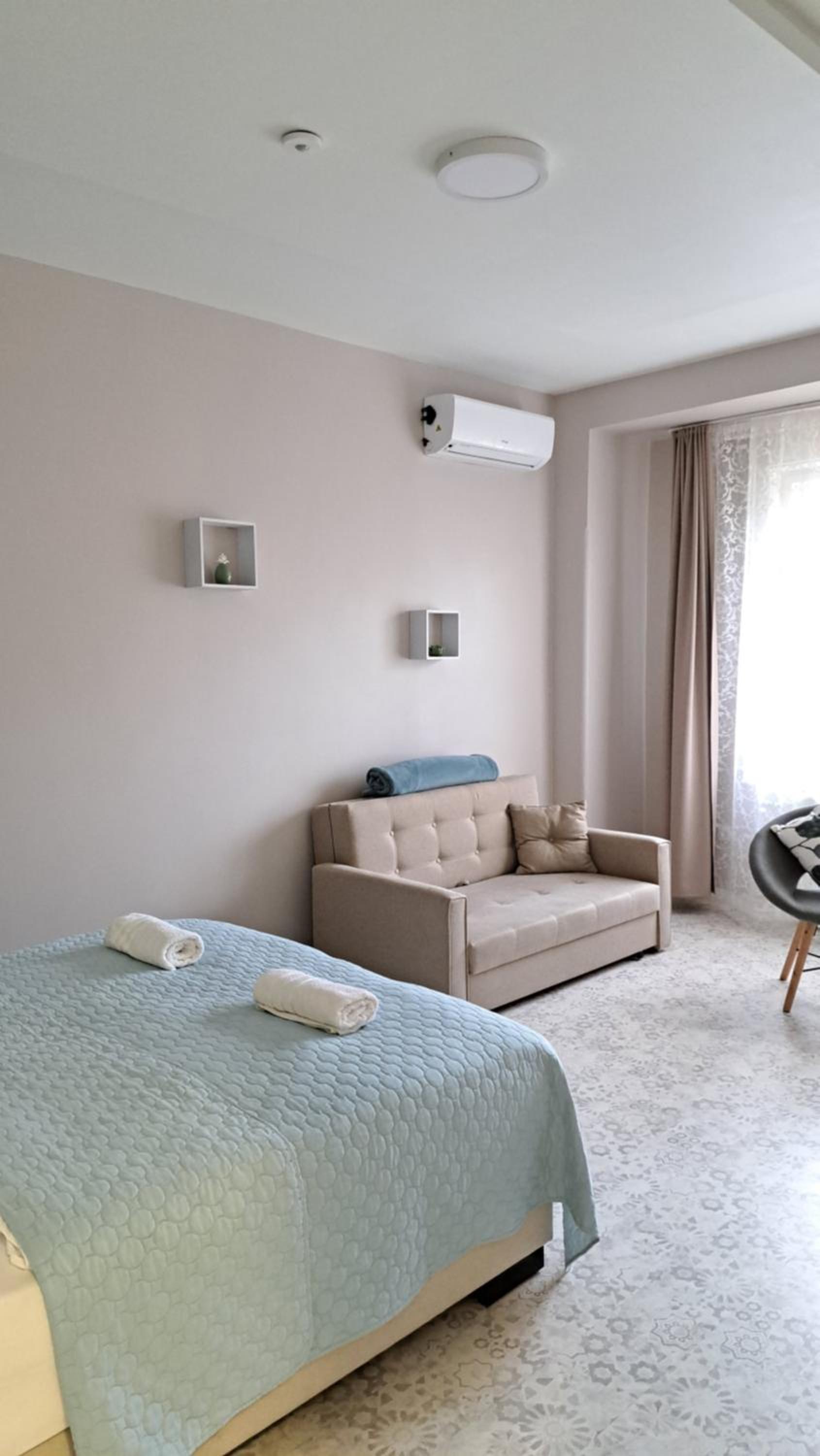 One-Bedroom Apartment - Photo 7