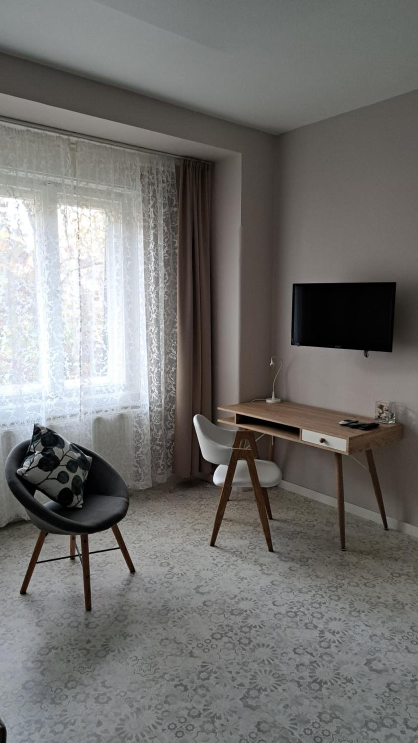 One-Bedroom Apartment - Photo 8