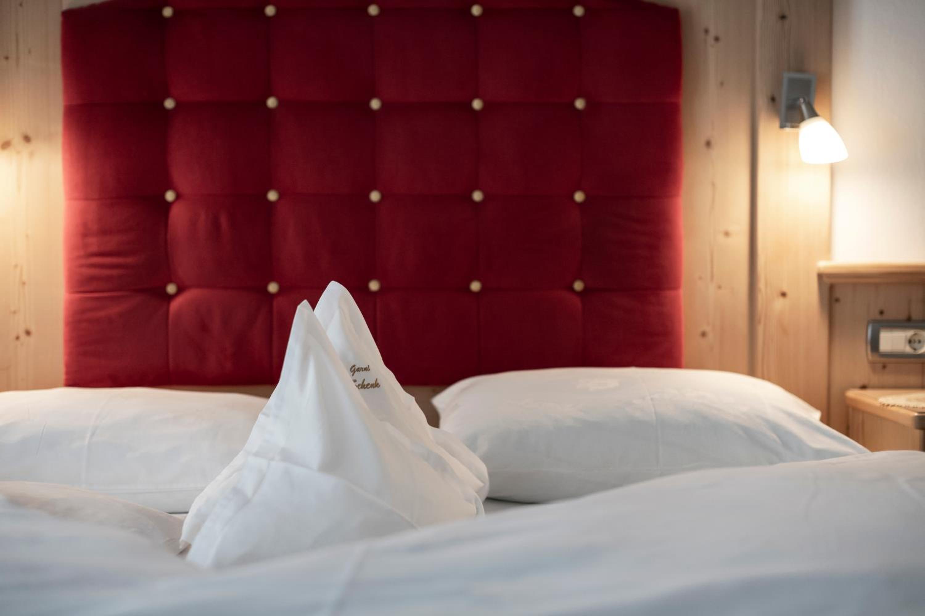 Standard Double or Twin Room with Balcony - Photo 4