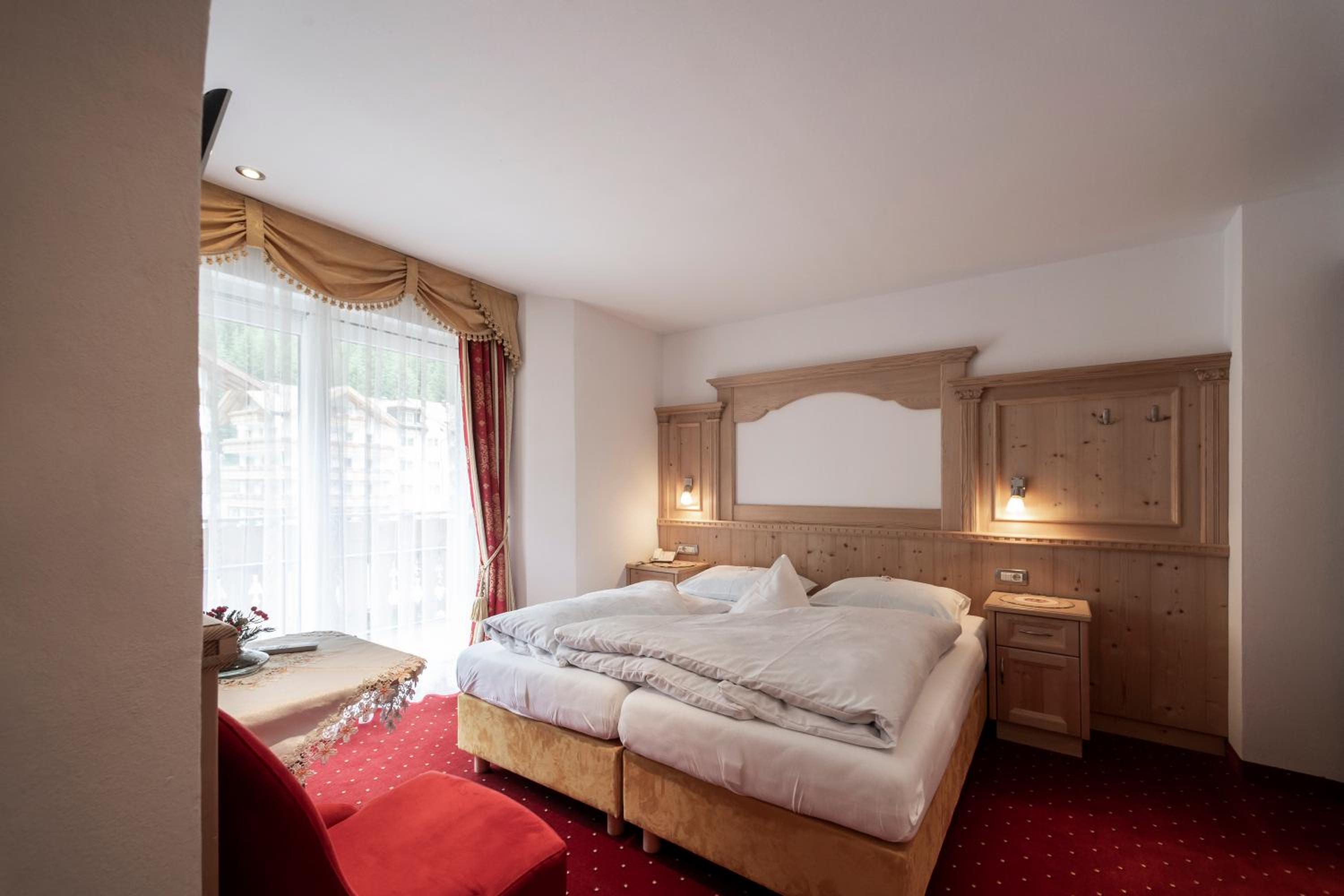 Standard Double or Twin Room with Balcony - Photo 3