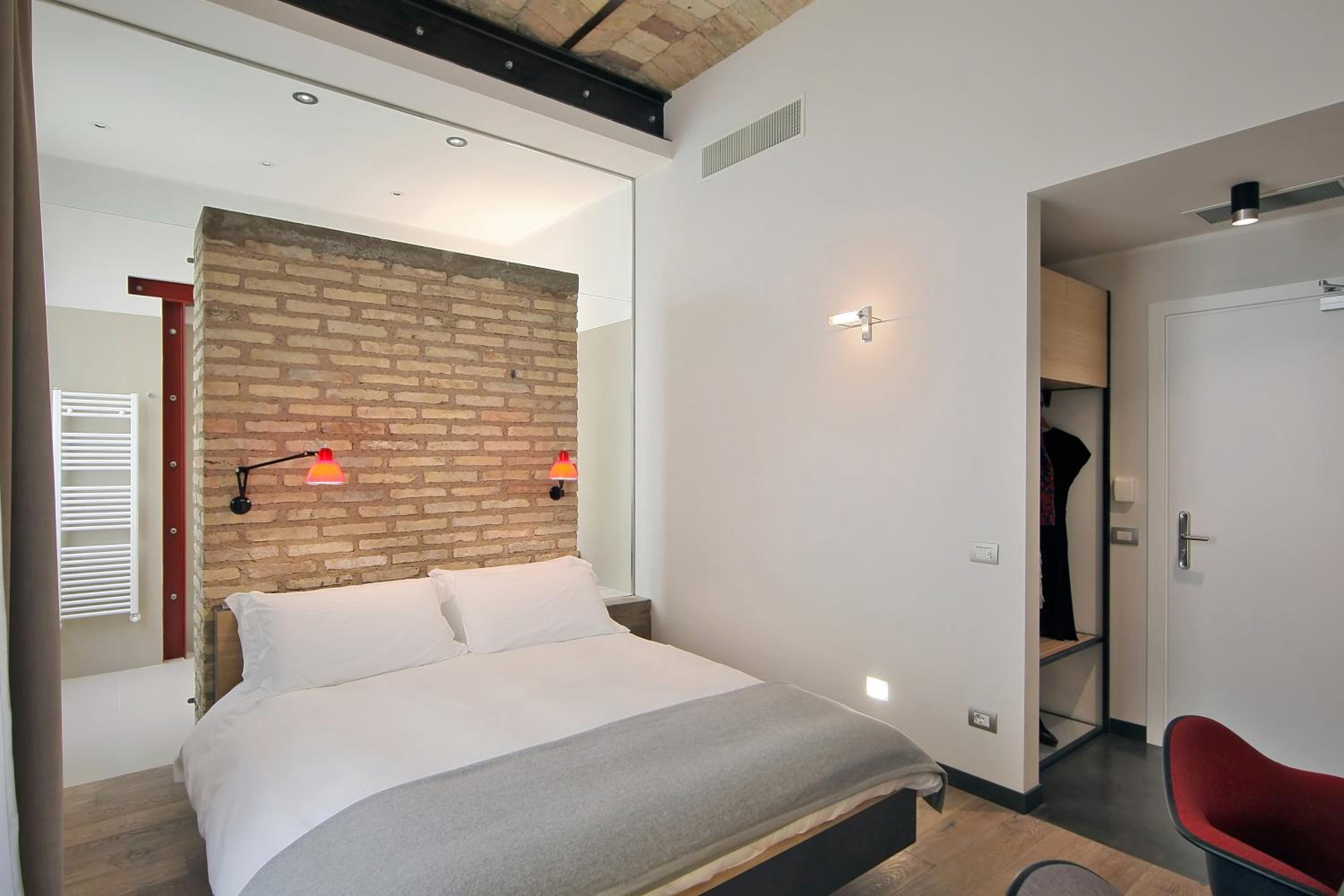 Annex Building Double Room thumbnail 6