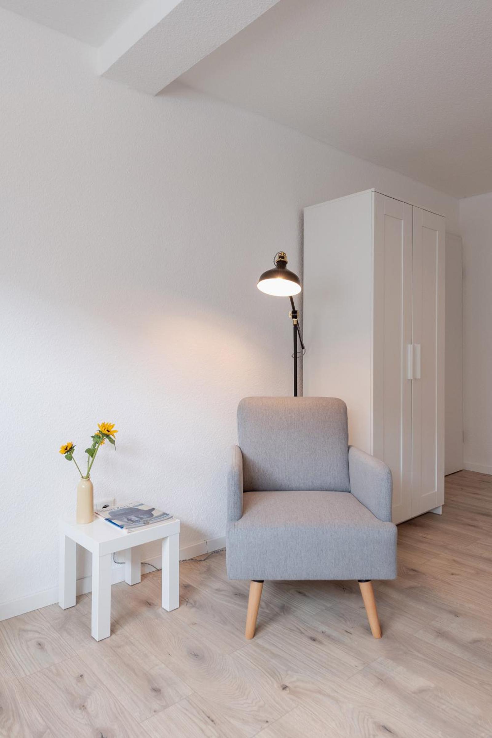 One-Bedroom Apartment photo 1