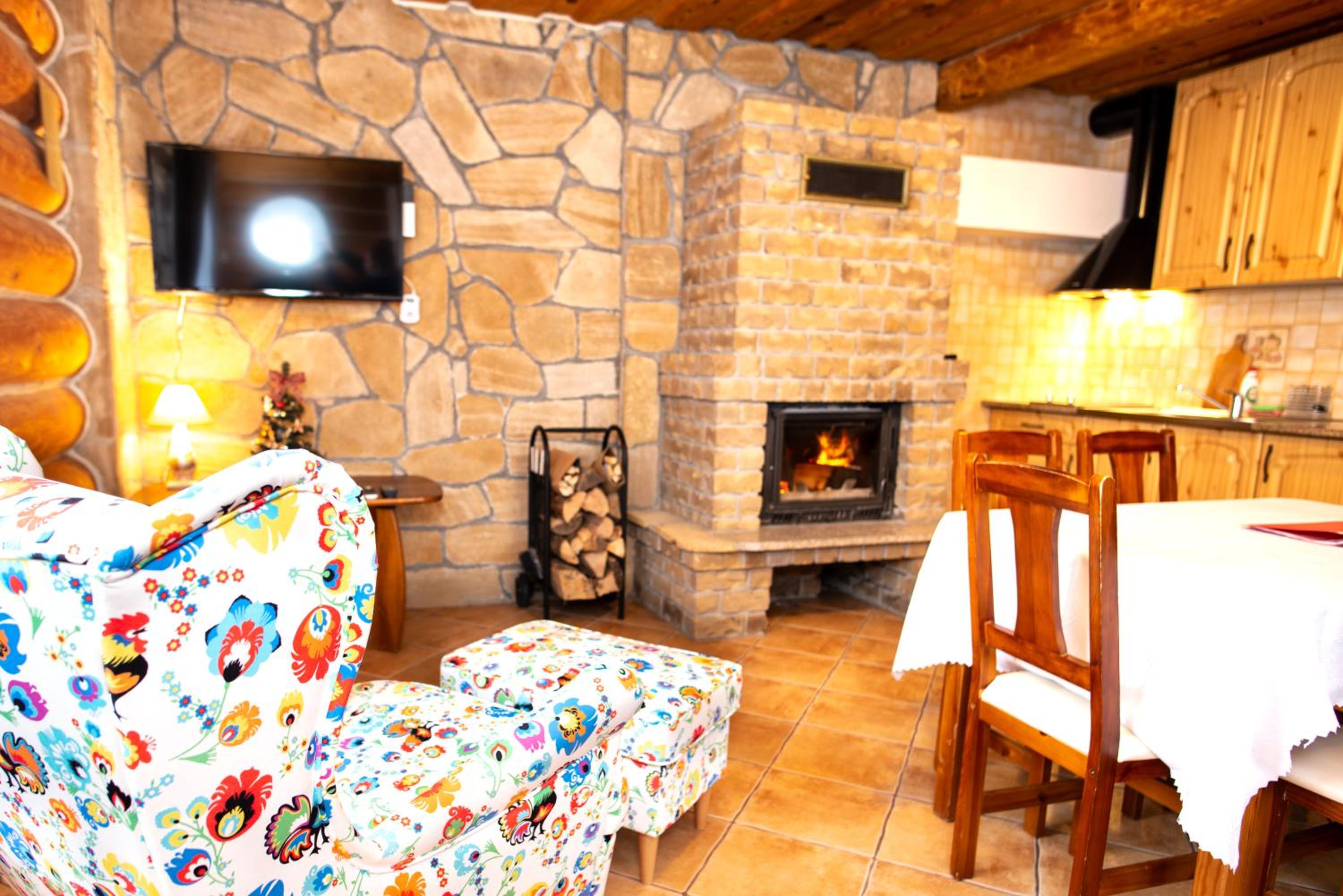 One-Bedroom House - Photo 20