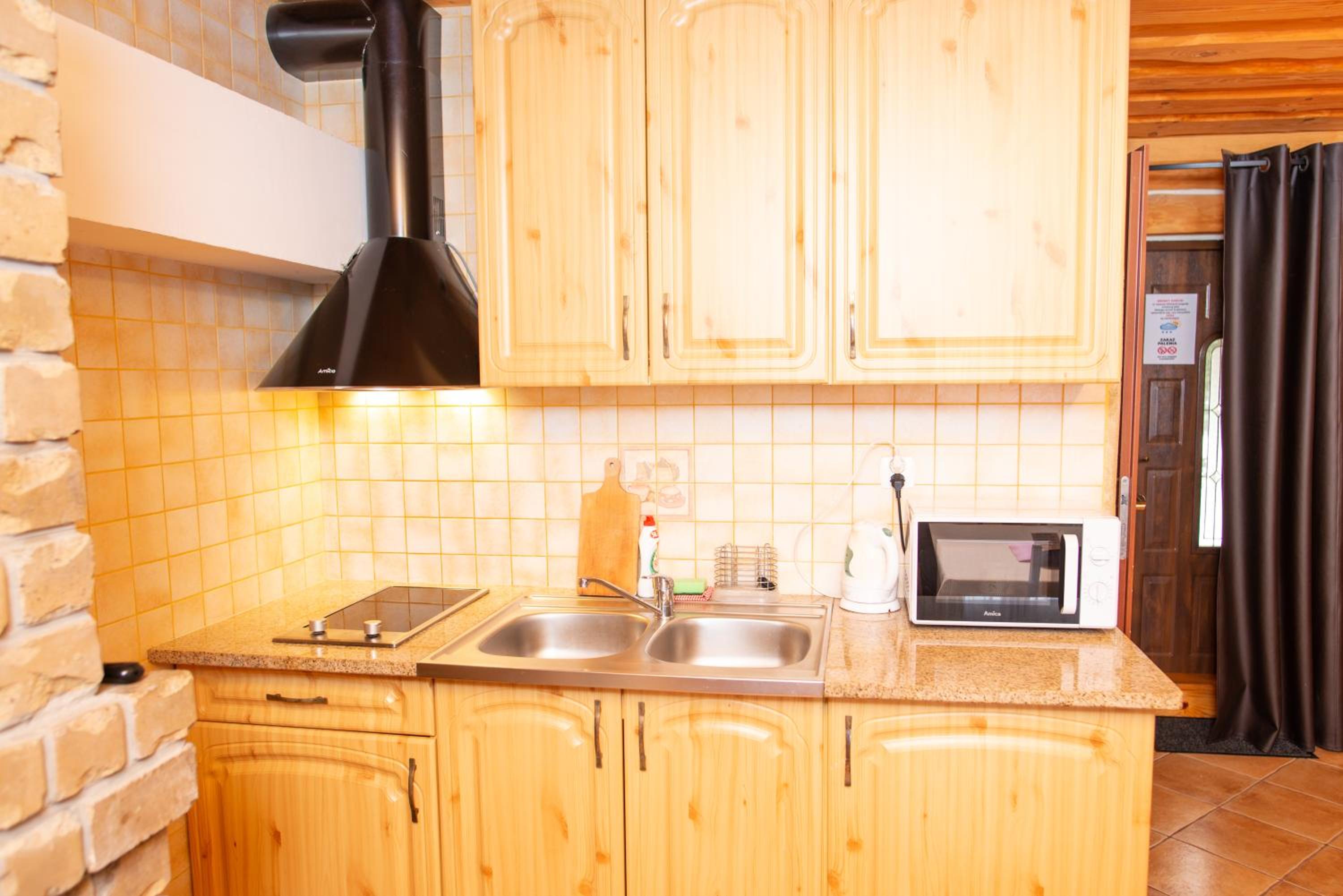 One-Bedroom House - Photo 10
