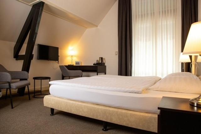 Twin Room with View - Photo 5