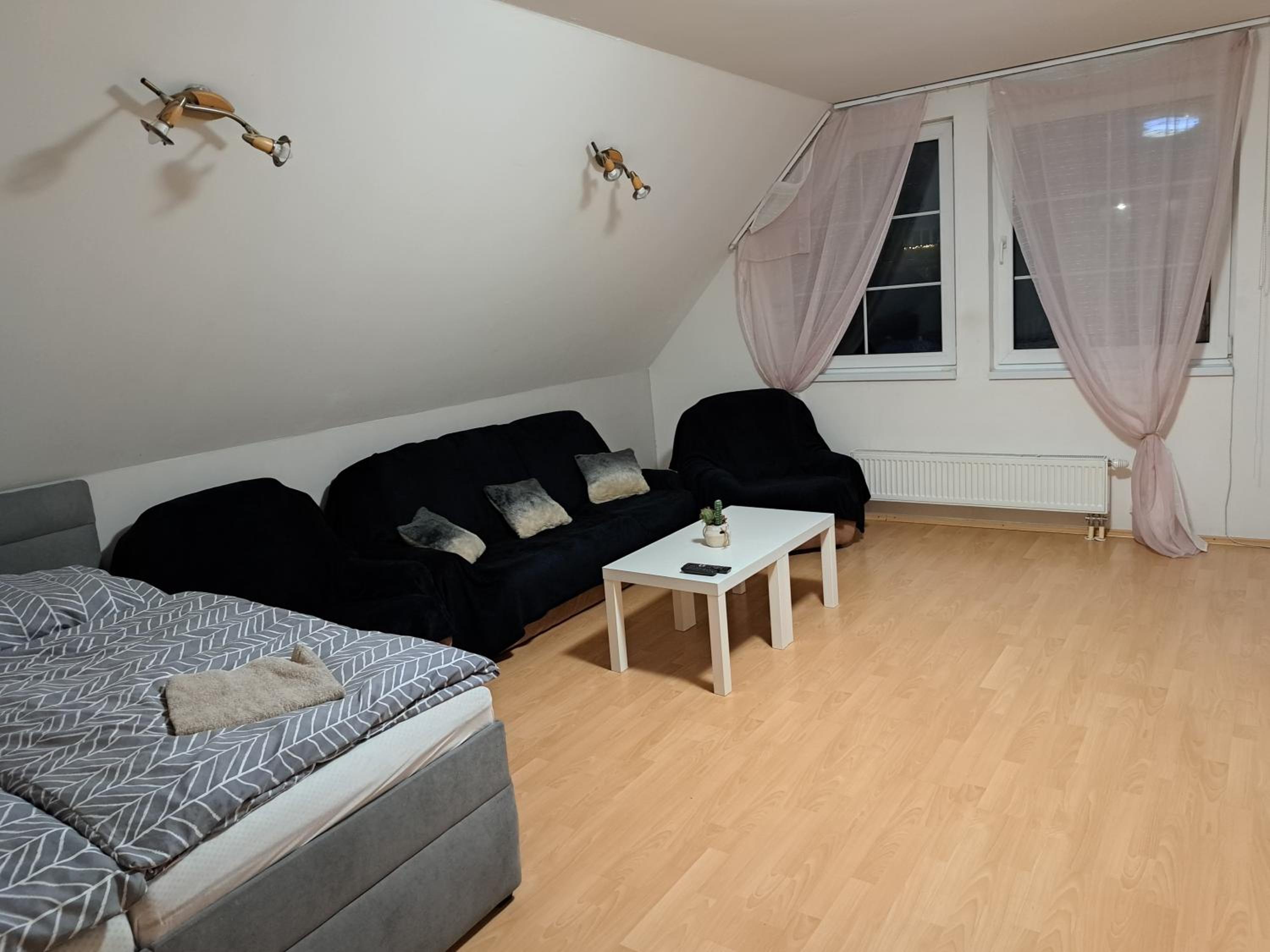 Studio Apartment - Photo 17