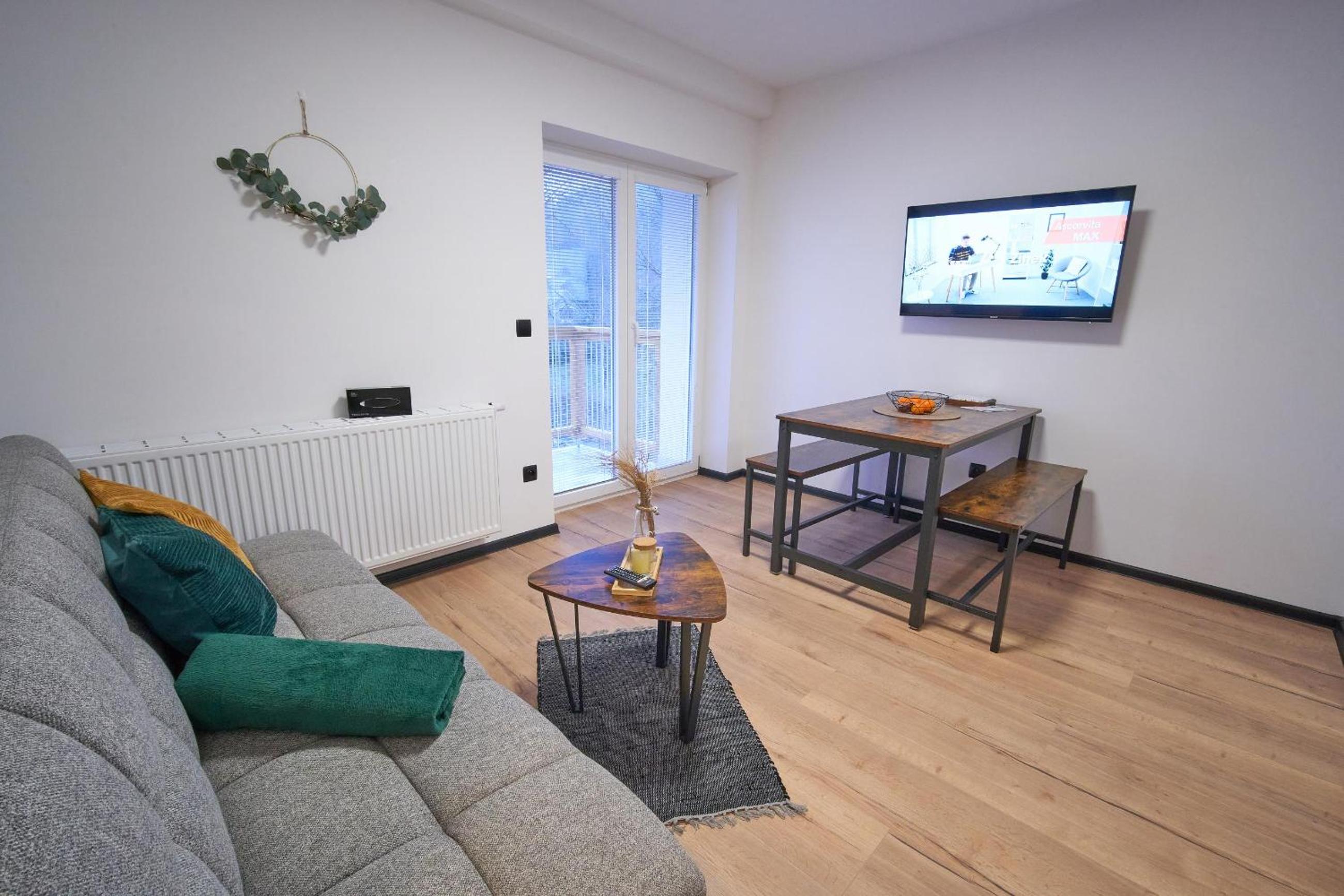 Apartment with Balcony photo 3