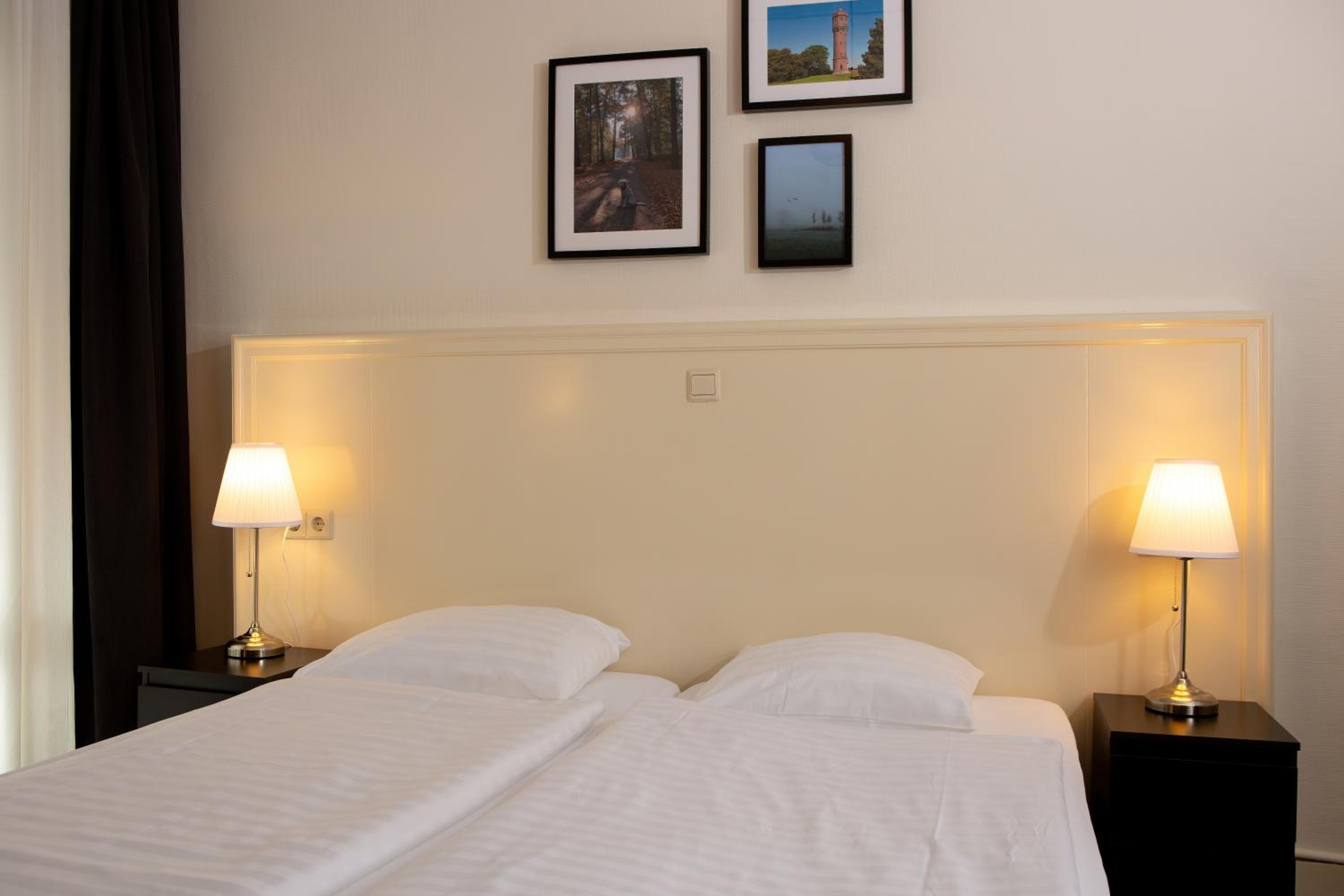 Twin Room with Private Bathroom - Photo 1