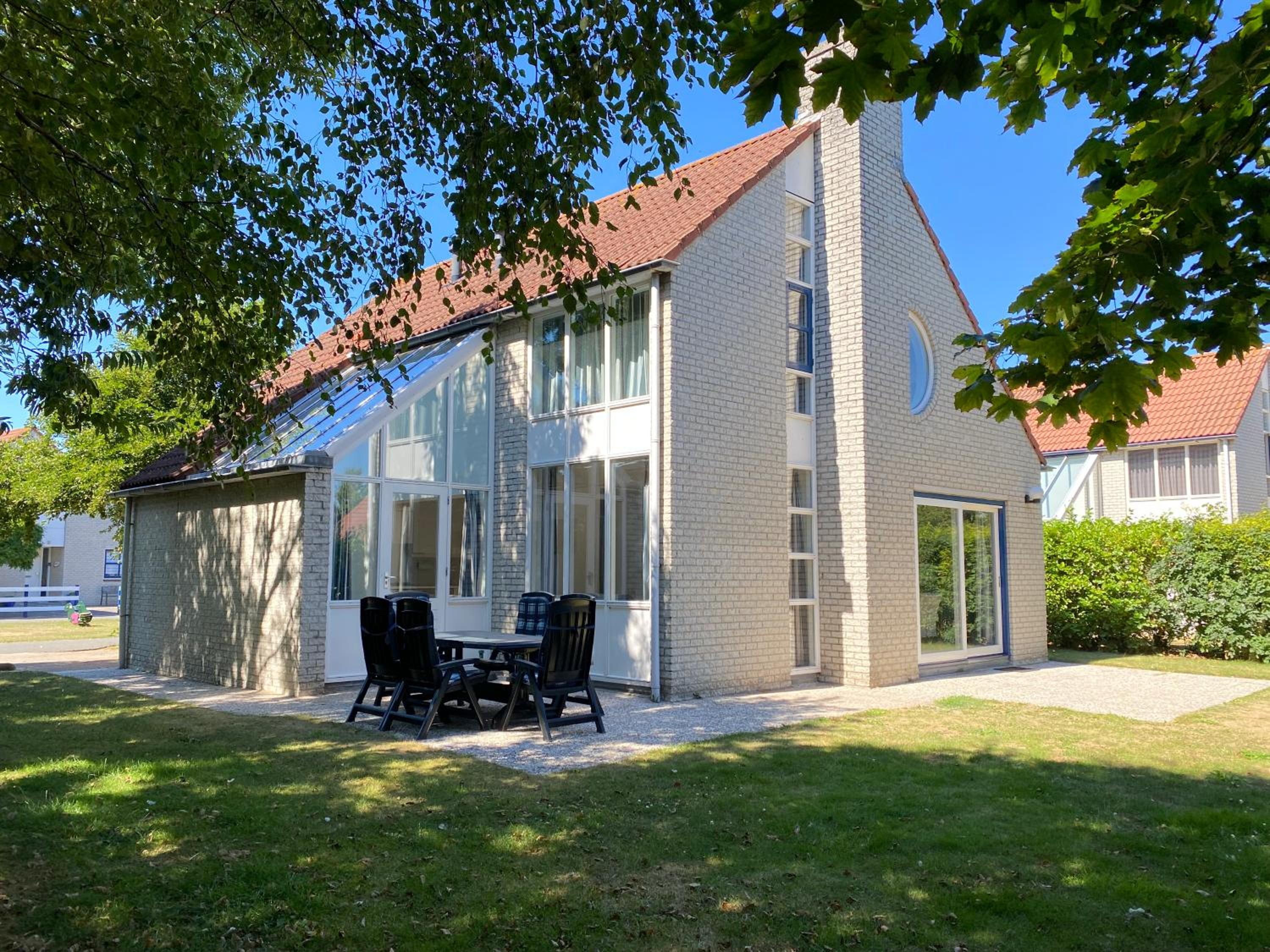 Three-Bedroom House photo 2