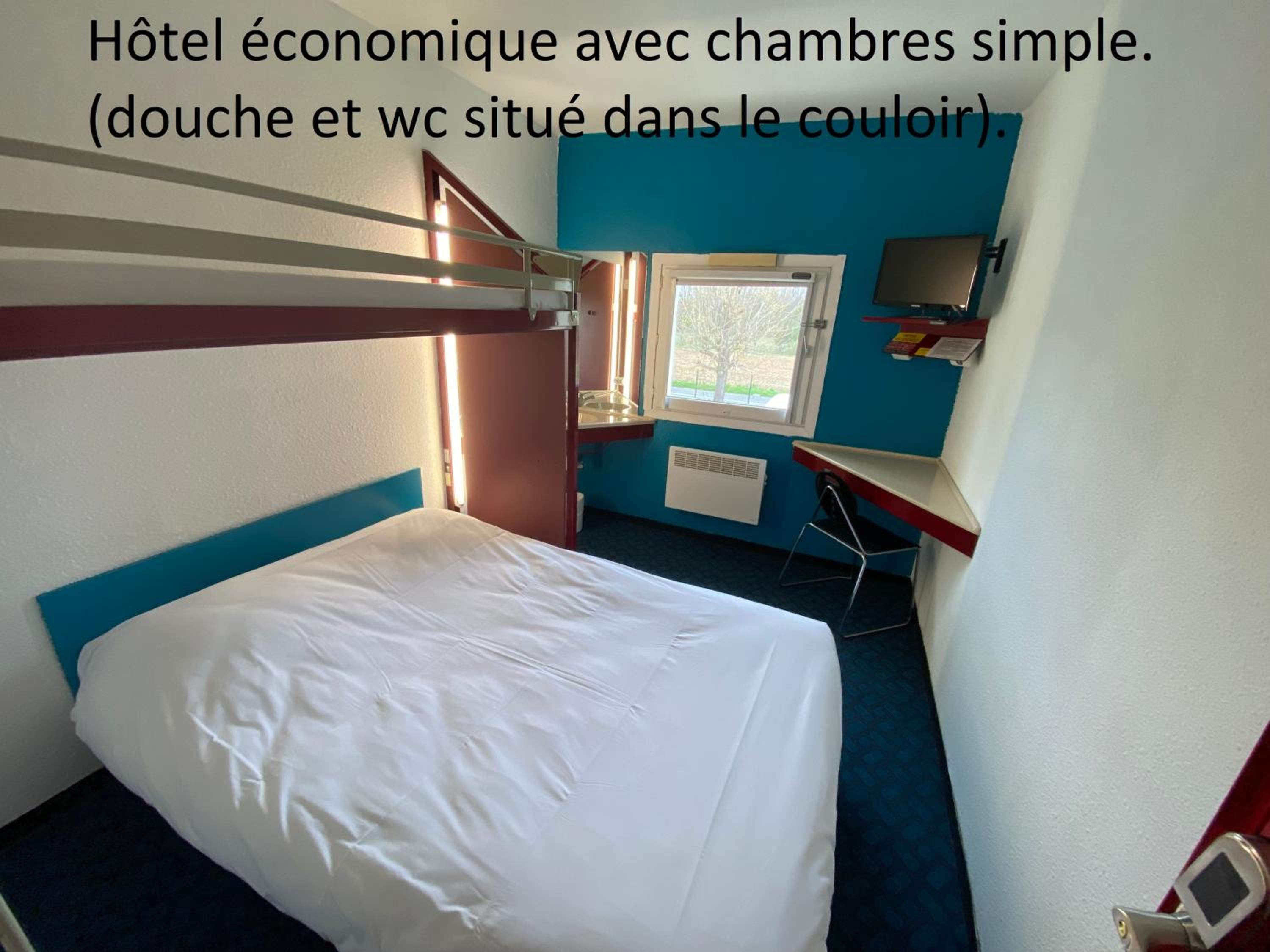 Standard Double Room with Shared Bathroom photo 2