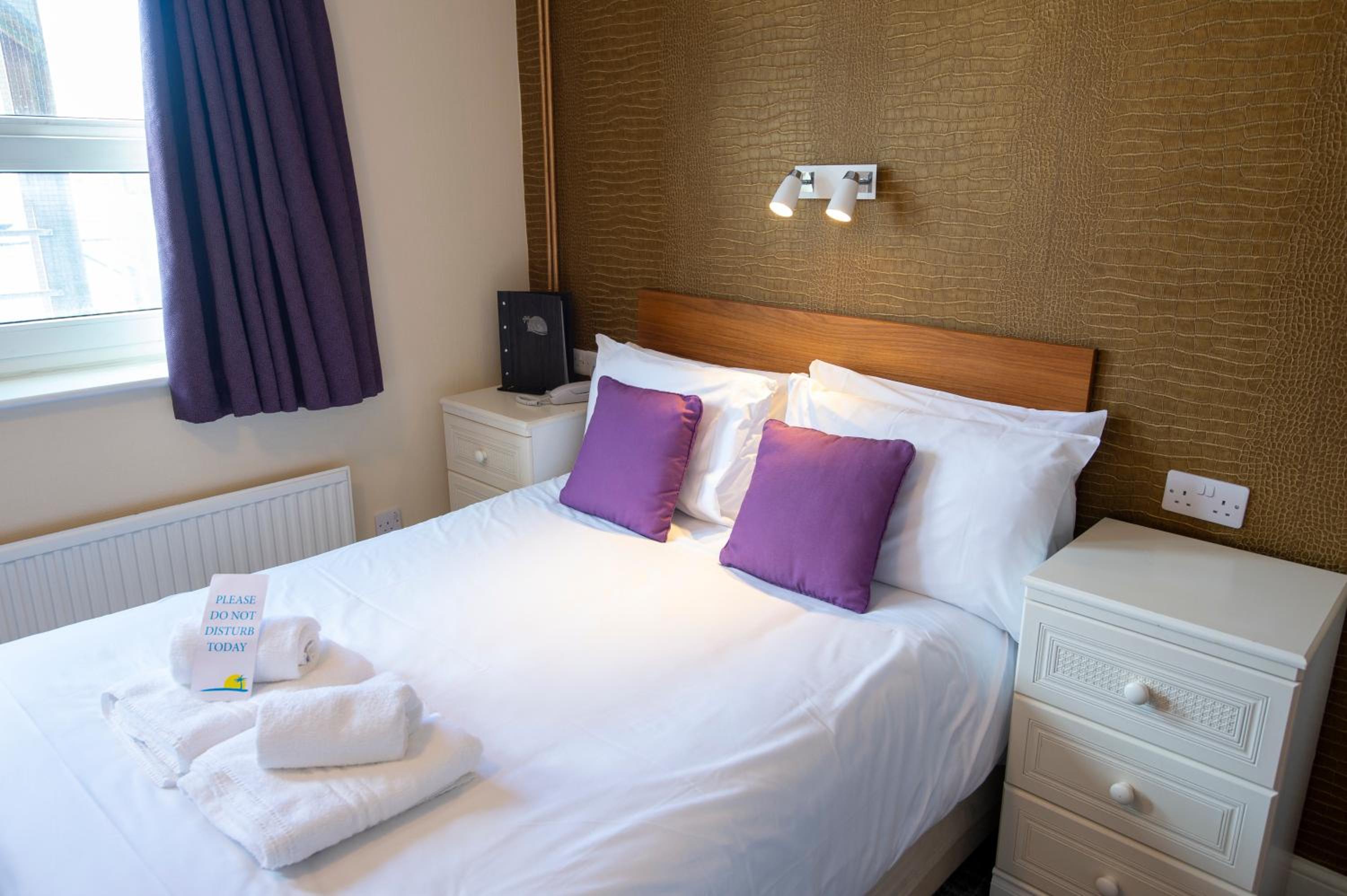 Budget Double Room - Photo 3