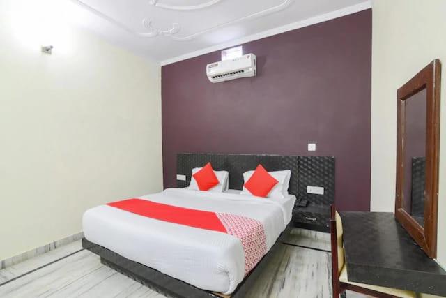 Double Room with Balcony (2 Adults + 1 Child) photo 1