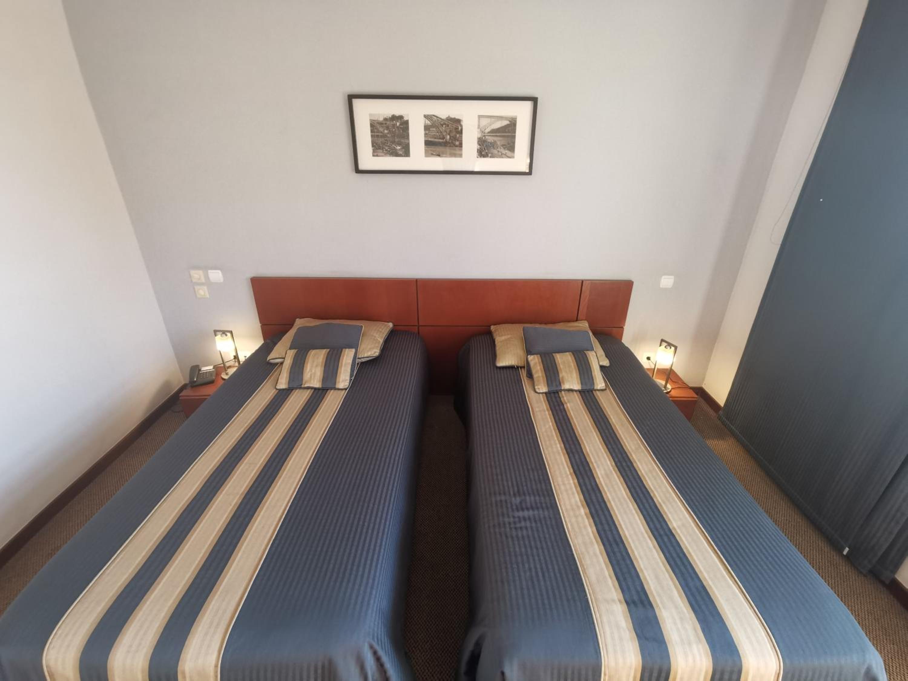 Twin Room - Photo 10