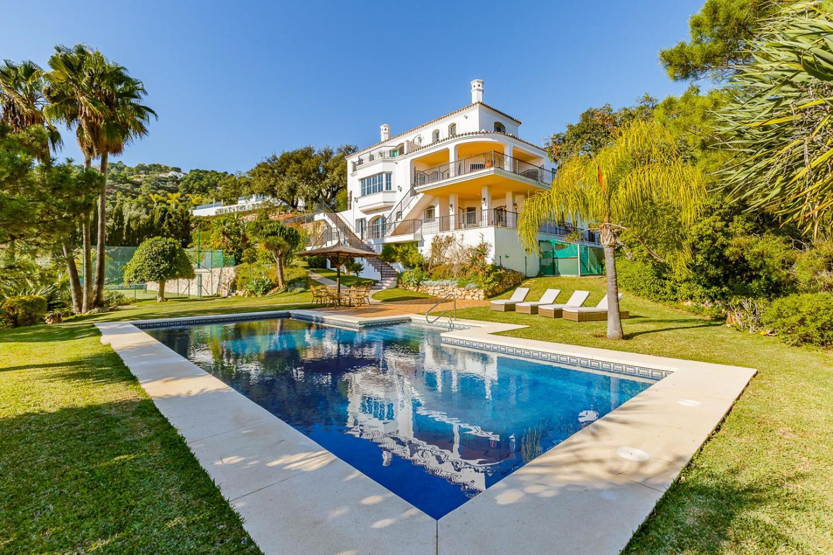 Villa photo 2