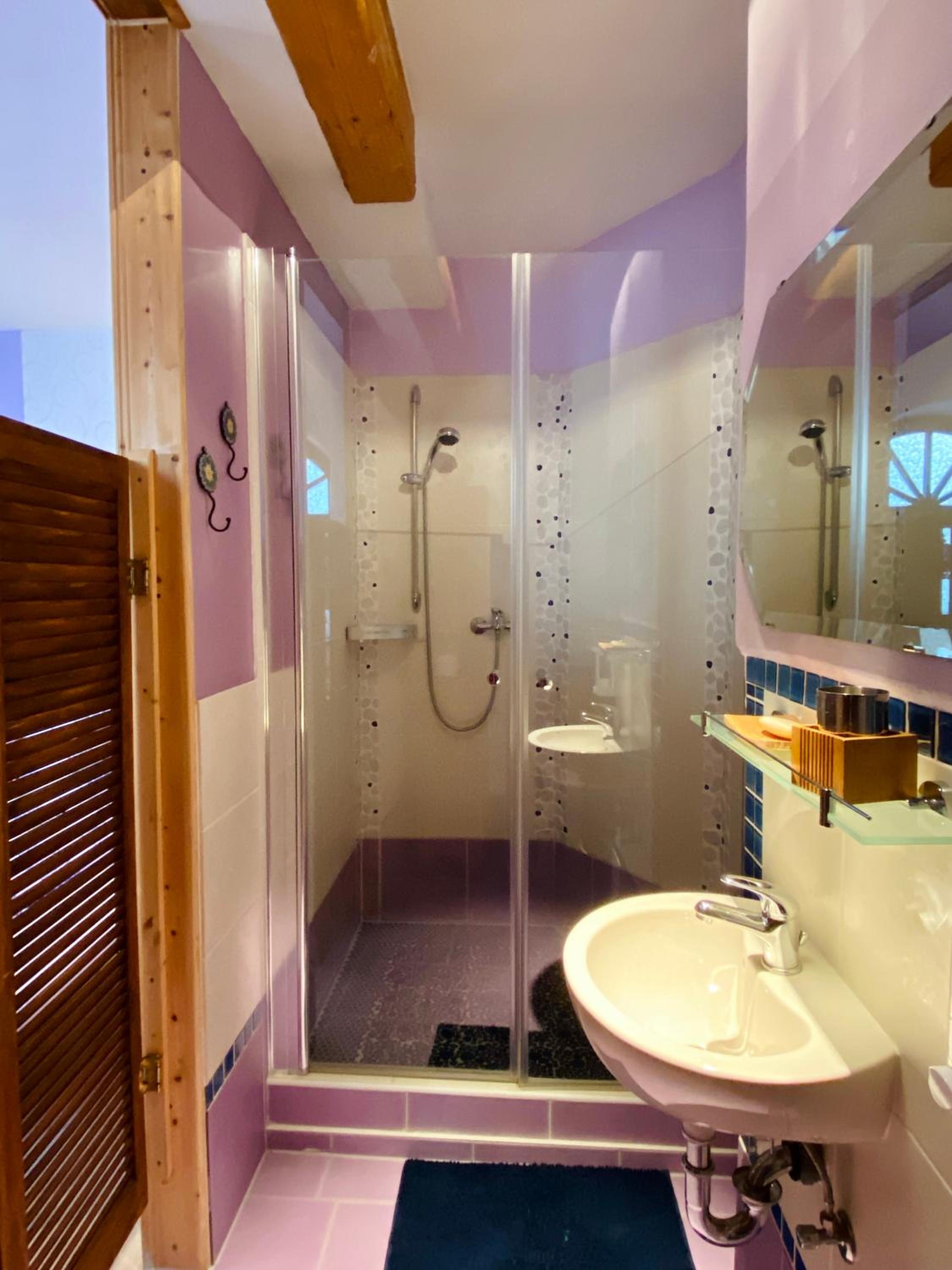 Double Room With Private Bathroom - Photo 5